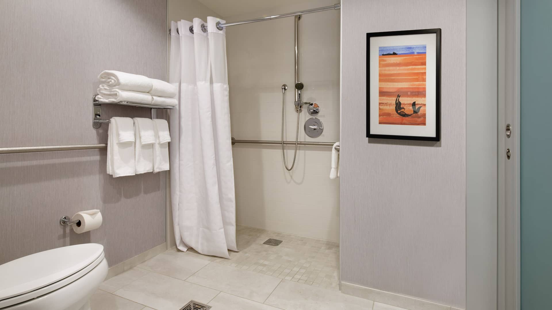 4 de 4 Hyatt Place Boston / Seaport District Ada Bathroom
