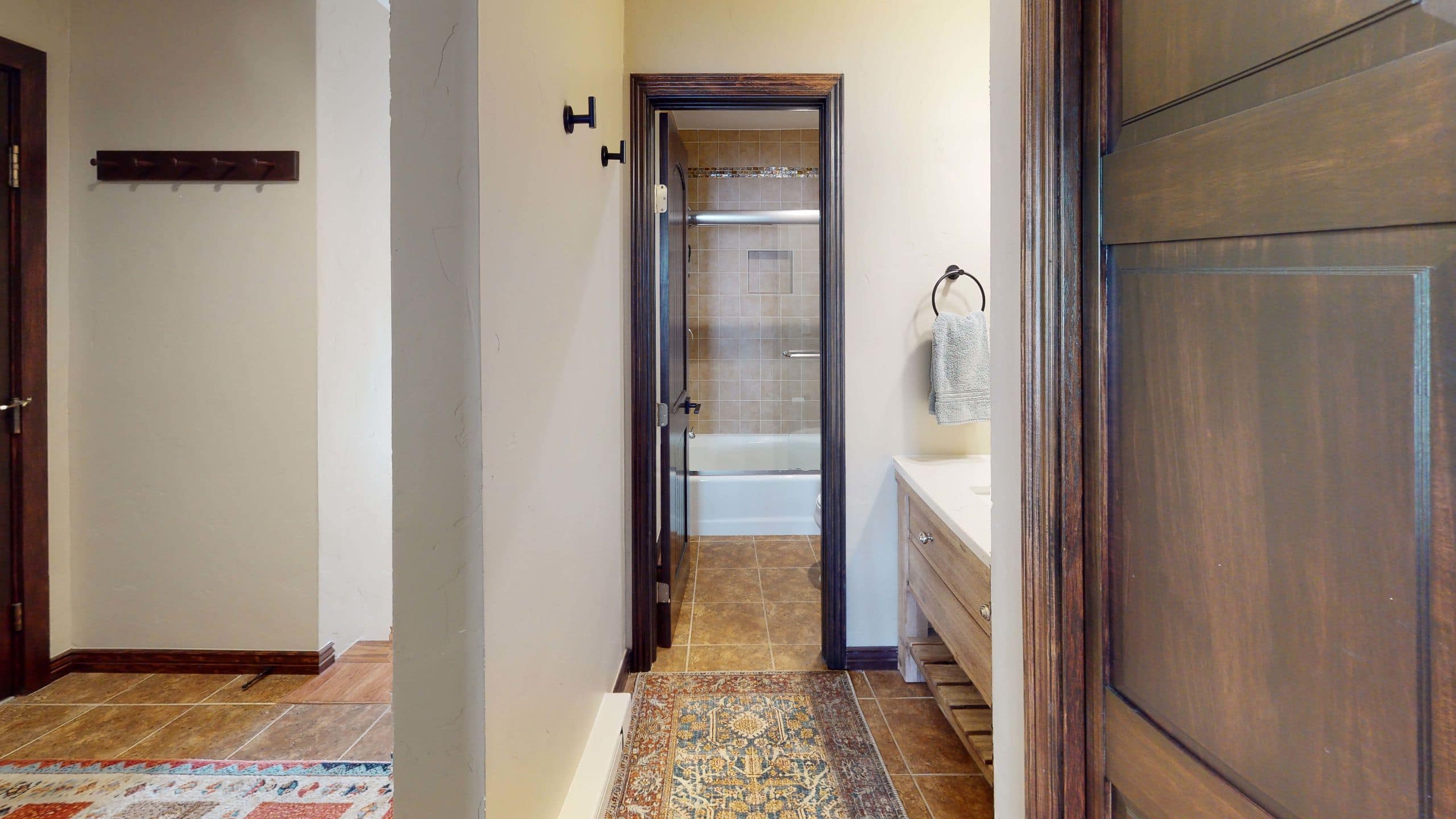 2 de 5 Vail Residences at Cascade Village Bathroom