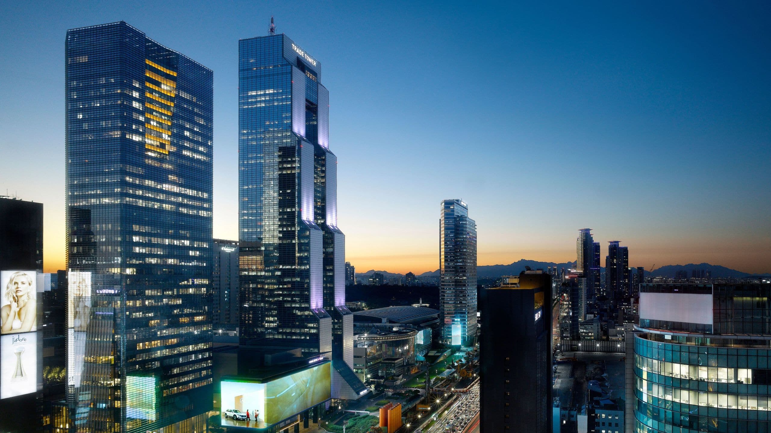 2/5 Park Hyatt Seoul Night City Skyline