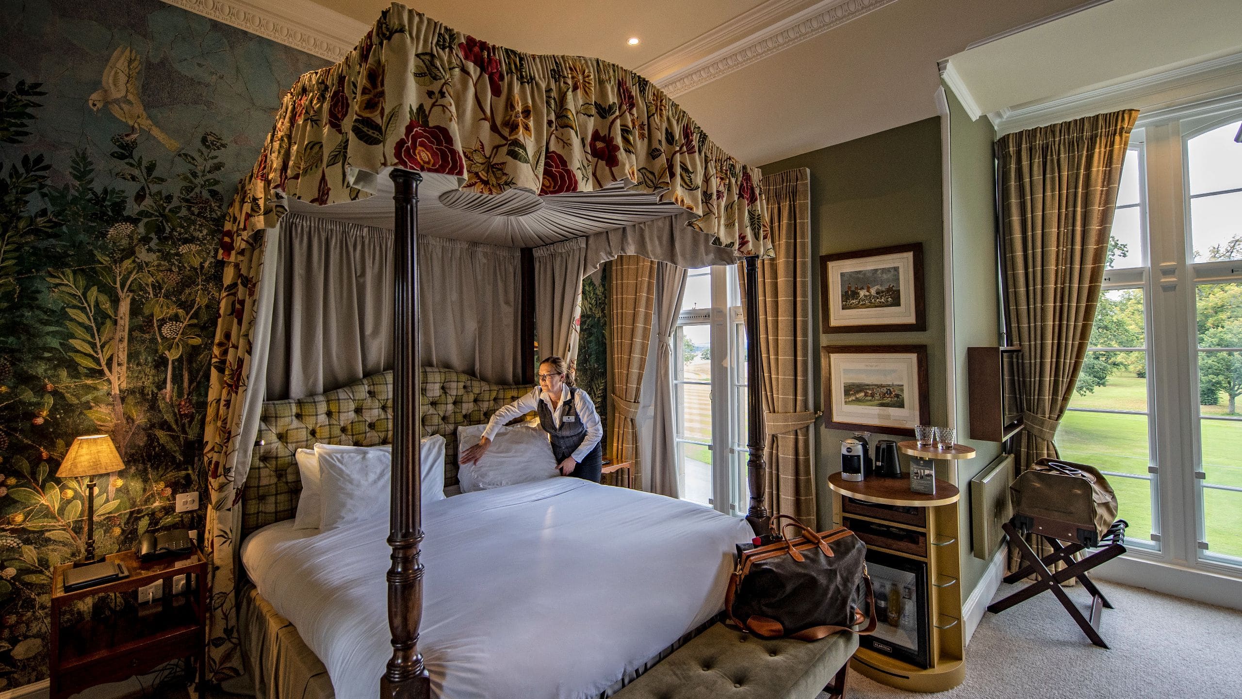 Schloss Roxburghe Golf Hotel Room Bed