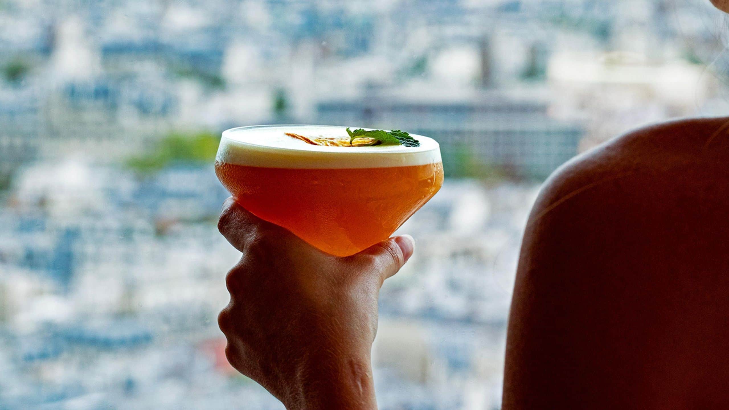 Hyatt Regency Paris Étoile Windo Skybar Eiffel Tower Drink