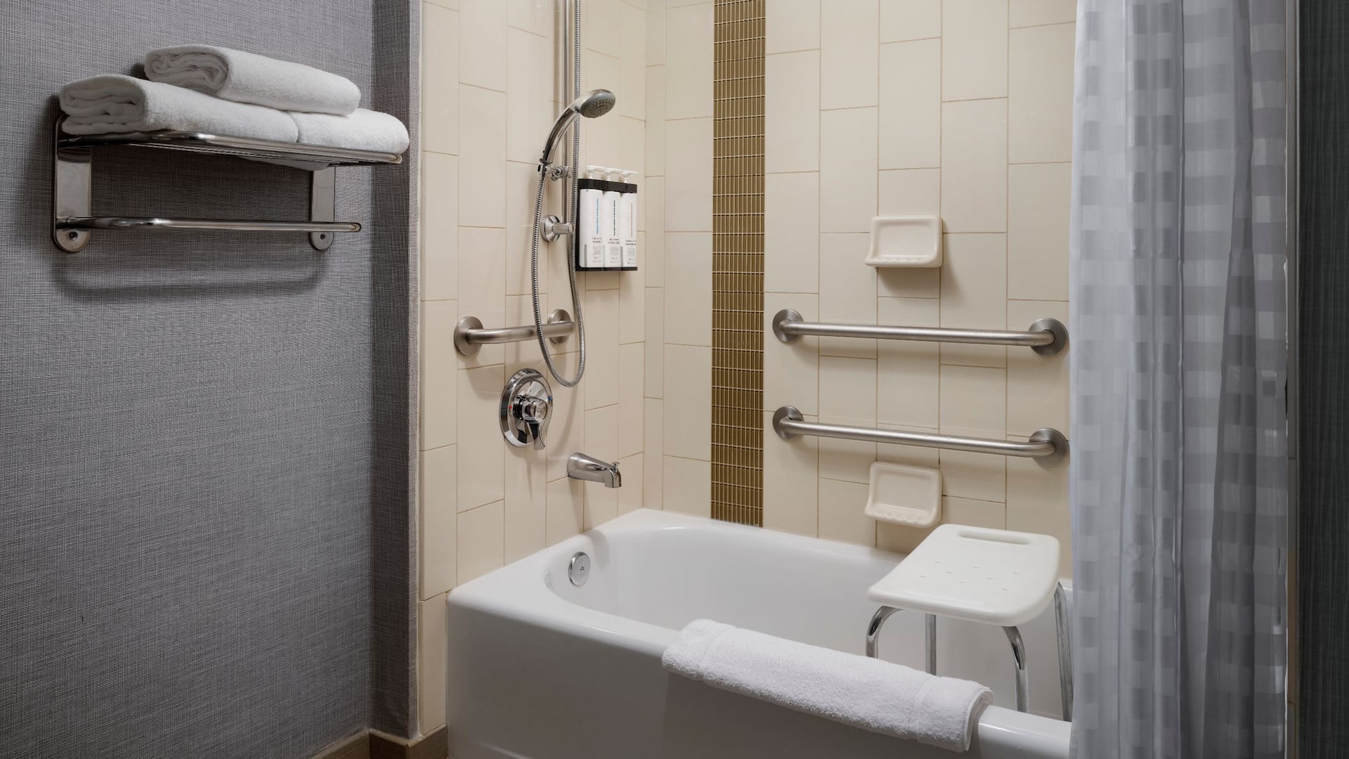 Hyatt Place Dallas/Plano Accessible Bathtub
