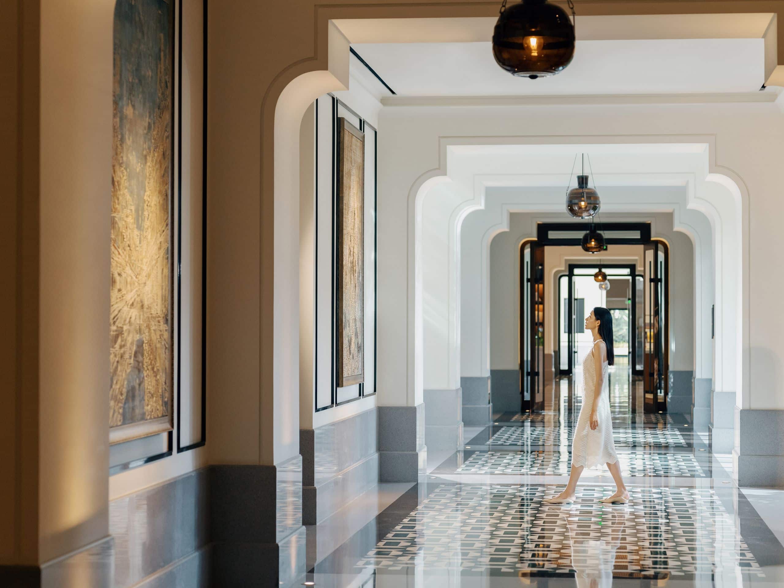 Andaz Xiamen L Floor Hallway with Model