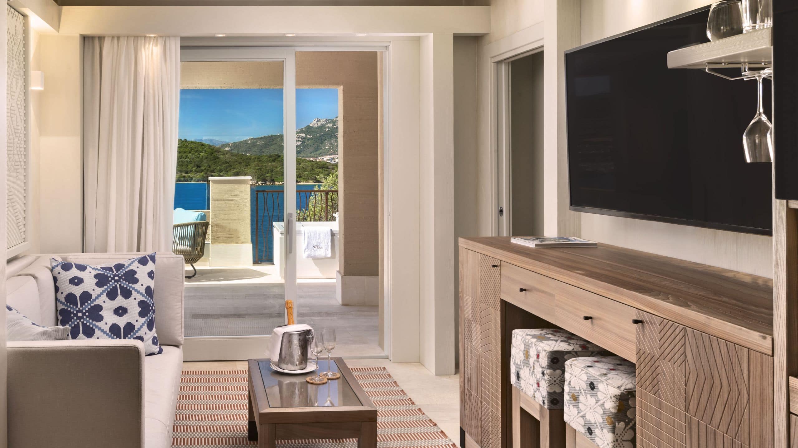 5 of 11 7Pines Resort Sardinia Suite Del Principe Living Layout