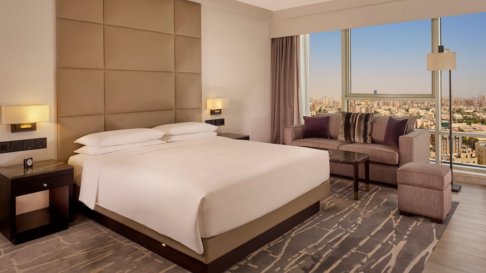 Hyatt Regency Al Kout Mall King Guestroom City View
