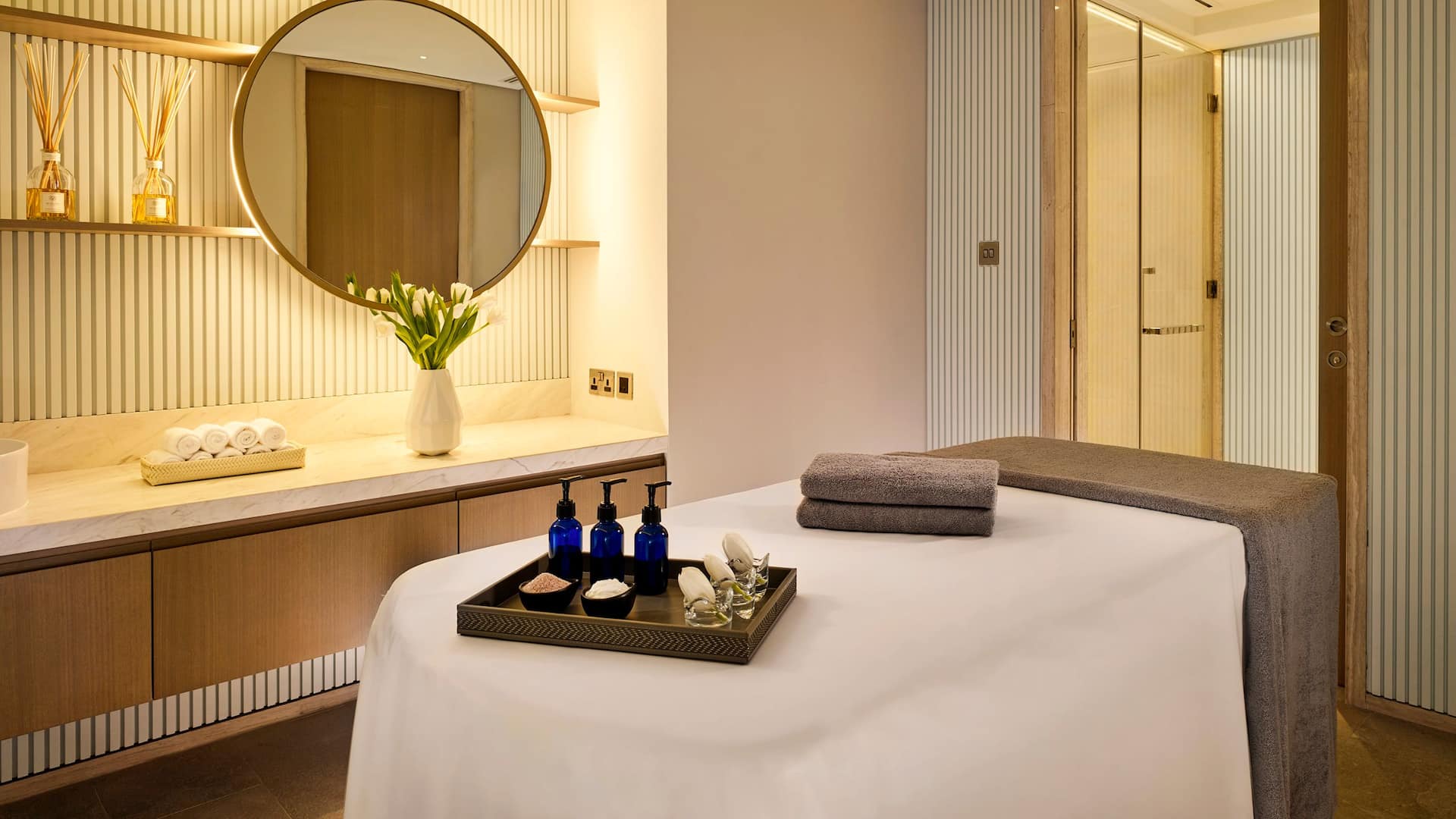 Hyatt Regency Al Kout Mall Spa Treatment Room