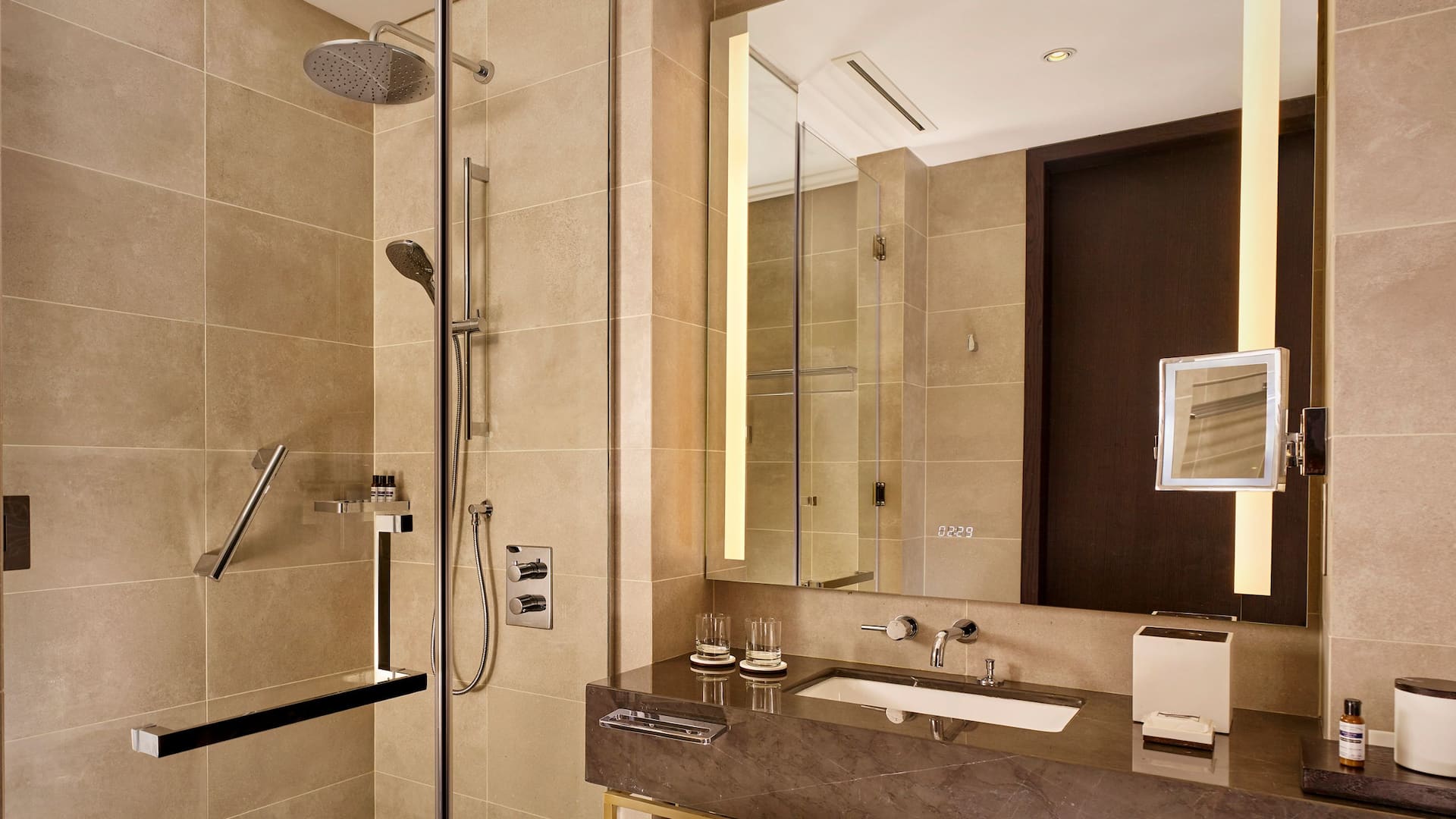 7/8 Hyatt Regency Al Kout Mall Bathroom