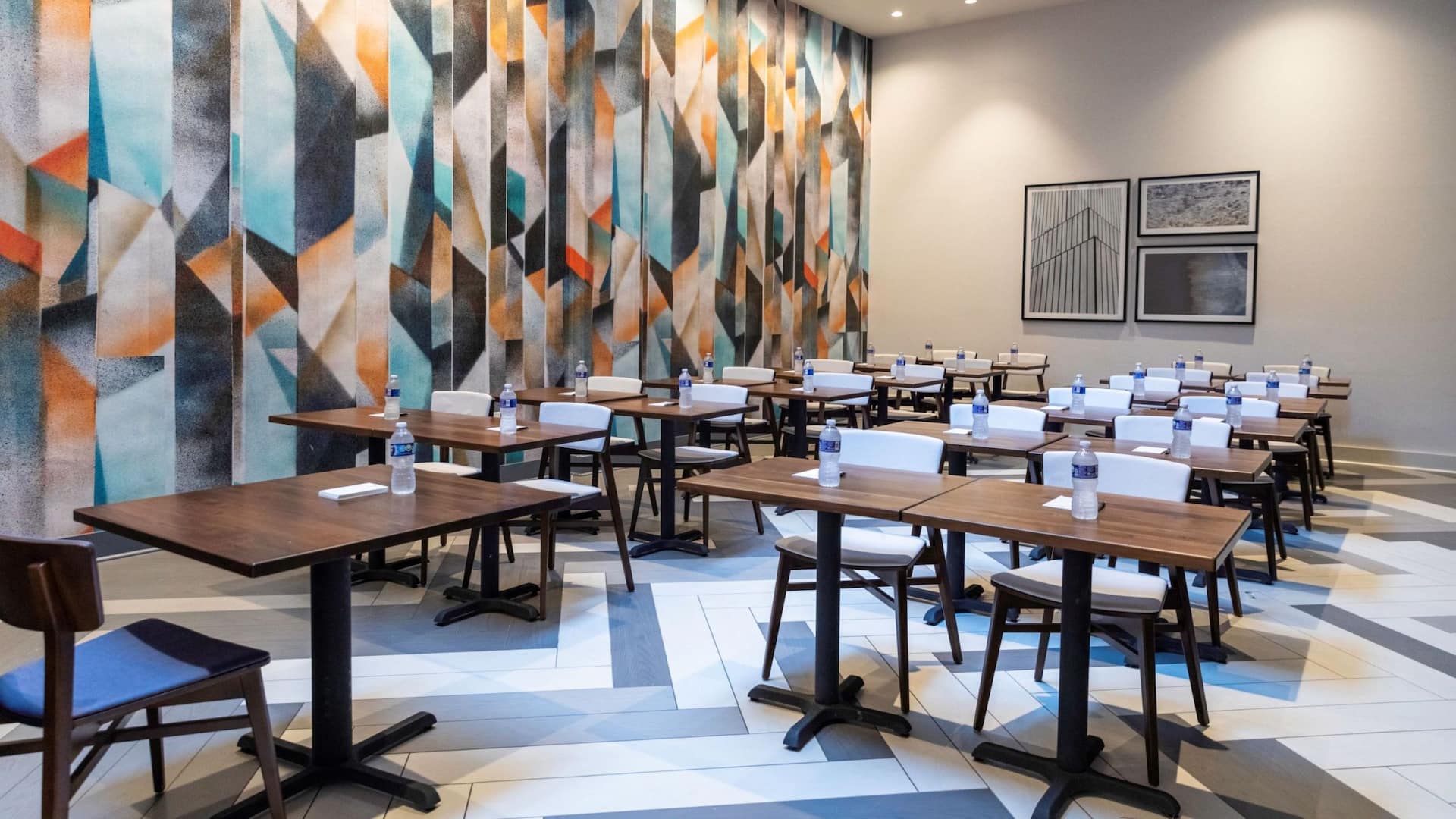 Hyatt Place New York / Chelsea Classroom