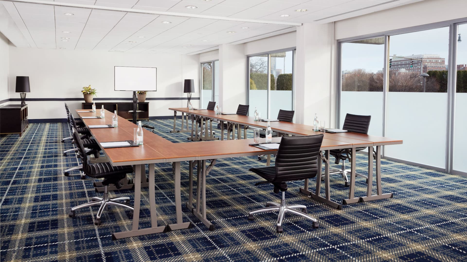 3 of 4 Hyatt Regency Boston / Cambridge Bosrc U Shape