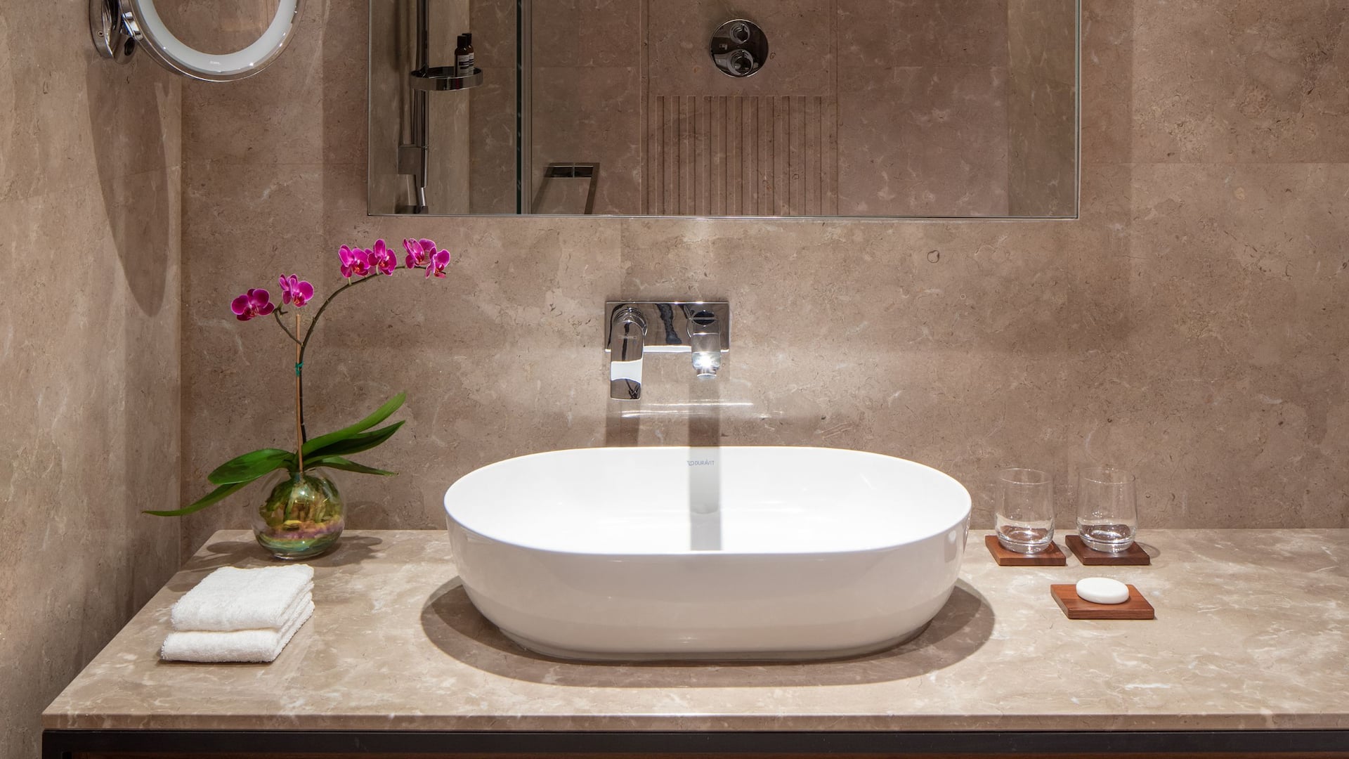 3/4 Hyatt Regency Trivandrum King Bed Bathroom