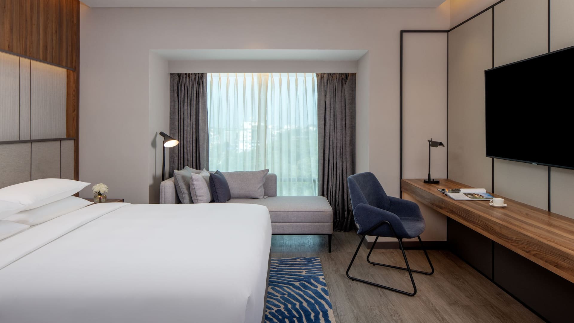 Hyatt Regency Trivandrum Regency Suite Bedroom Study Table