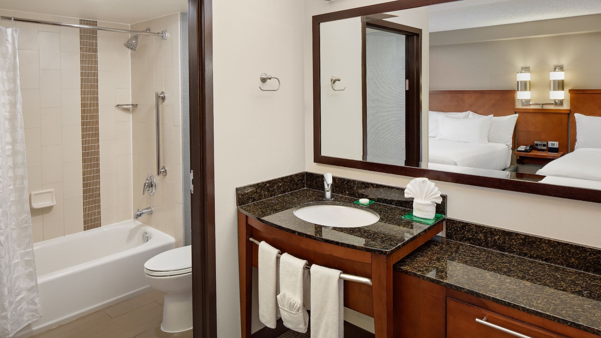 Hyatt Place Princeton Two Double Beds Bathroom