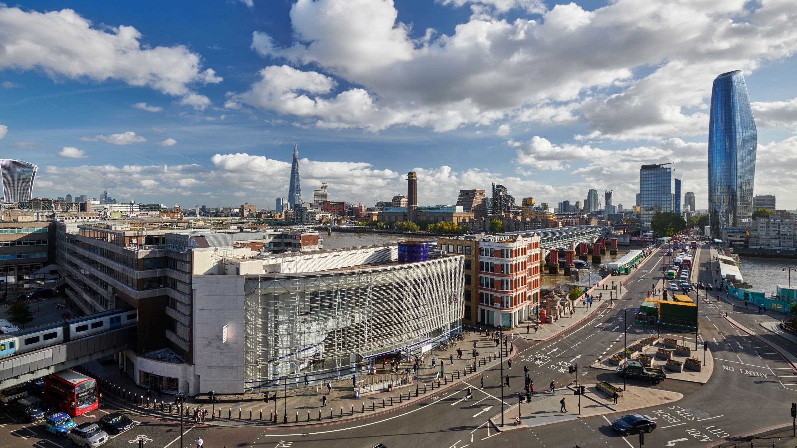 Hyatt Regency London Blackfriars Rooftop Blackfriars Bridge River Thames