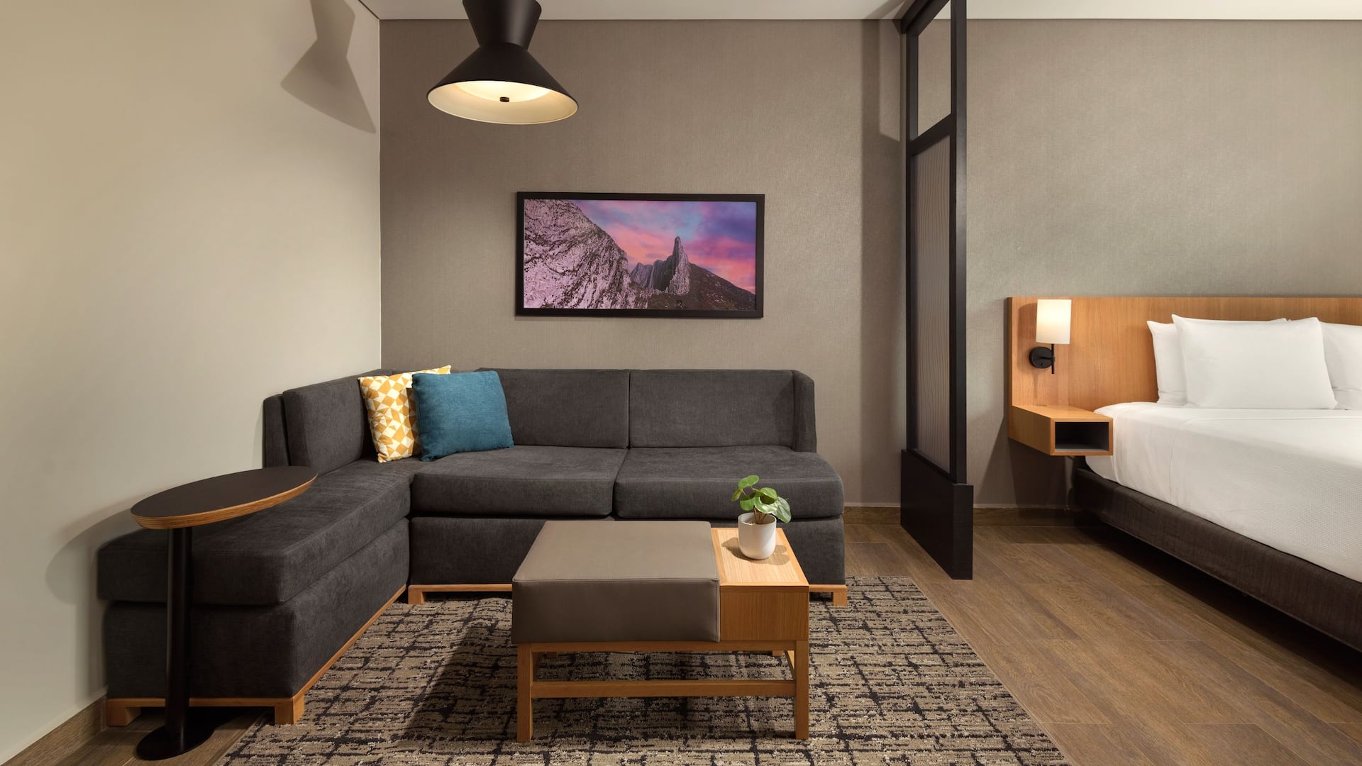 Hyatt Place Monterrey Valle Guestroom Coffee Table