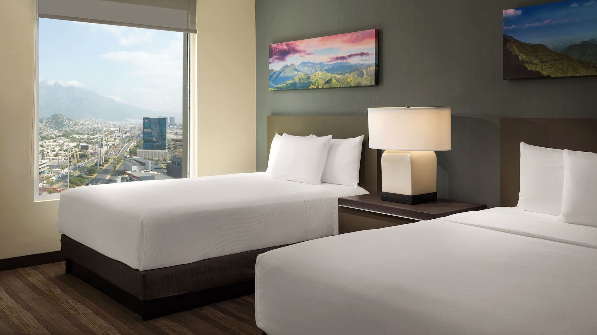 1/1 Hyatt House Monterrey Valle / San Pedro Studio Queen Window View