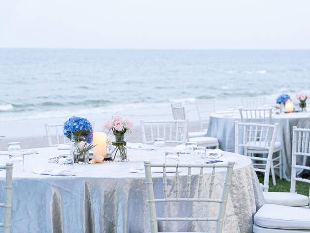Wedding Dinner by the beach 