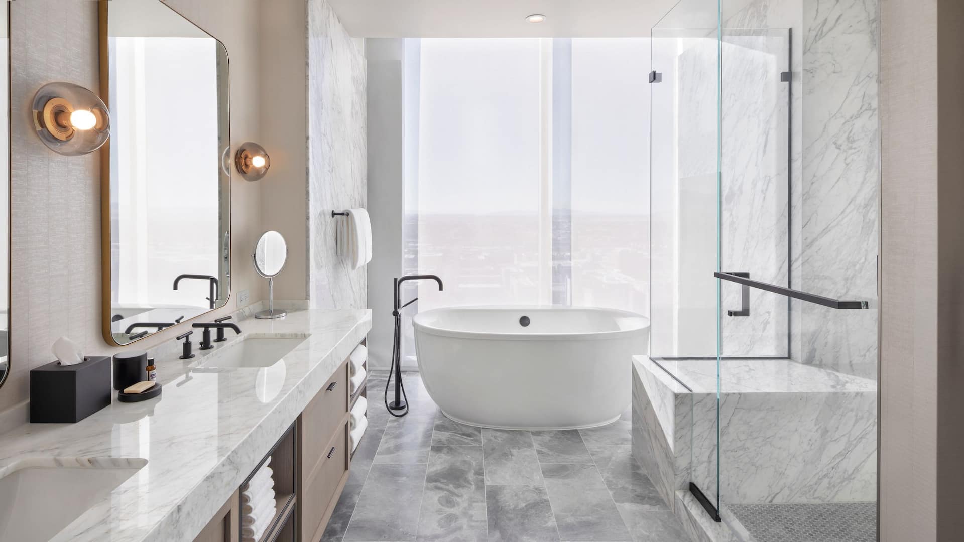 第 3，共 3 Hyatt Regency Salt Lake City Summit Suite Bathroom