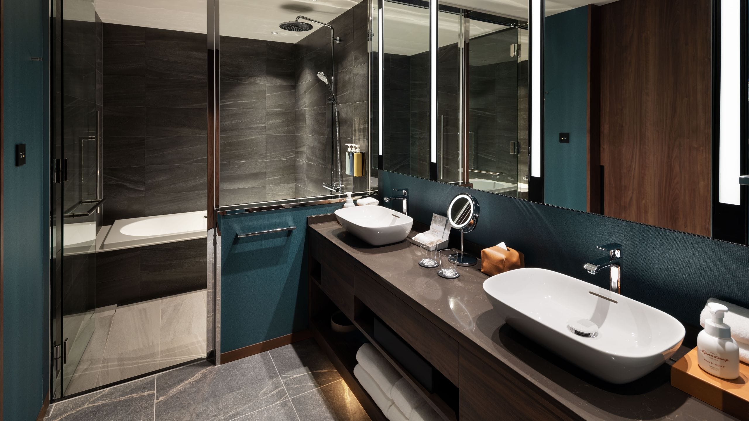 5 of 6 Fuji Speedway Hotel Presidential Suite Bathroom