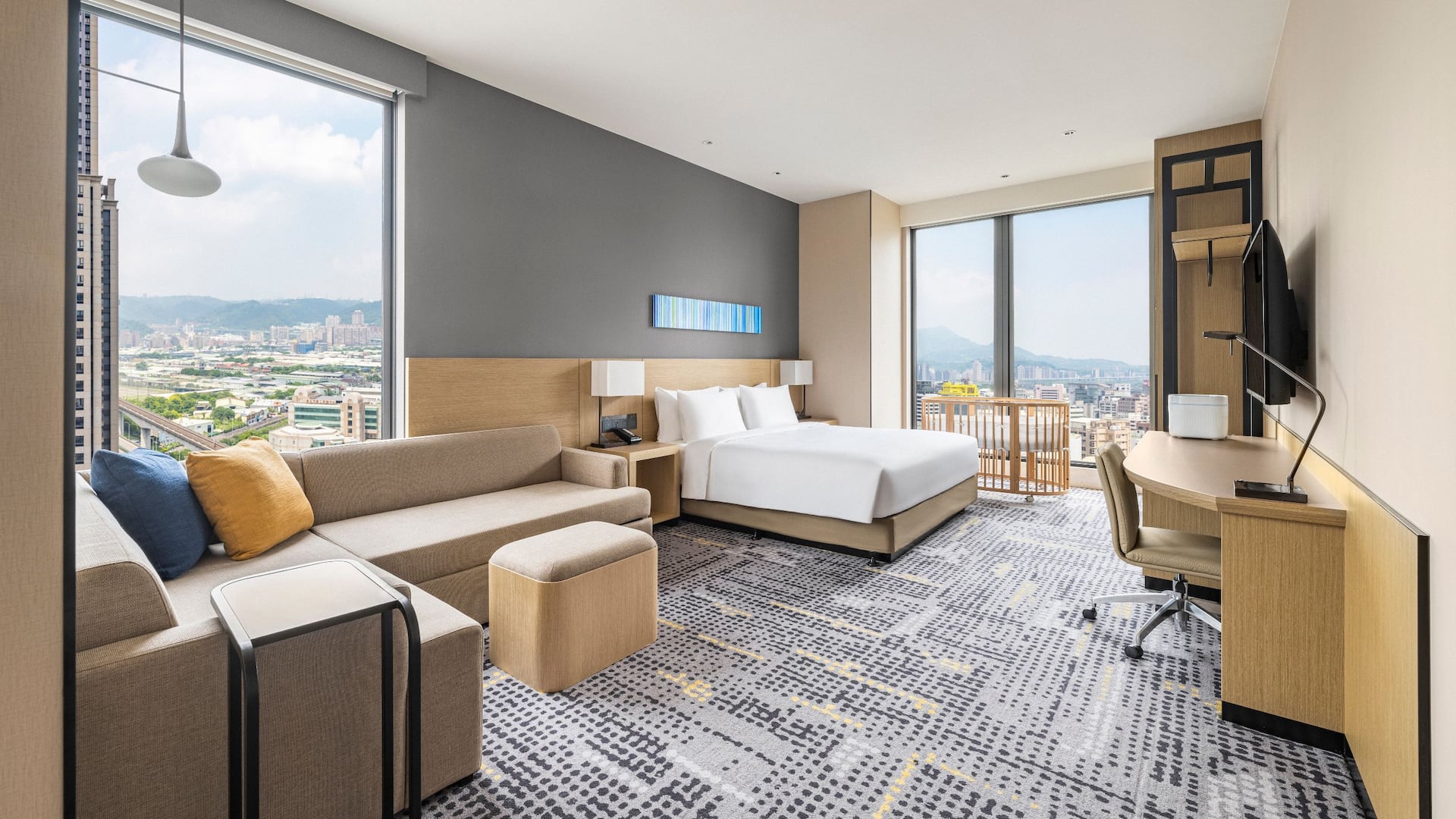 Hyatt Place New Taipei City Xinzhuang Deluxe King Baby Premium