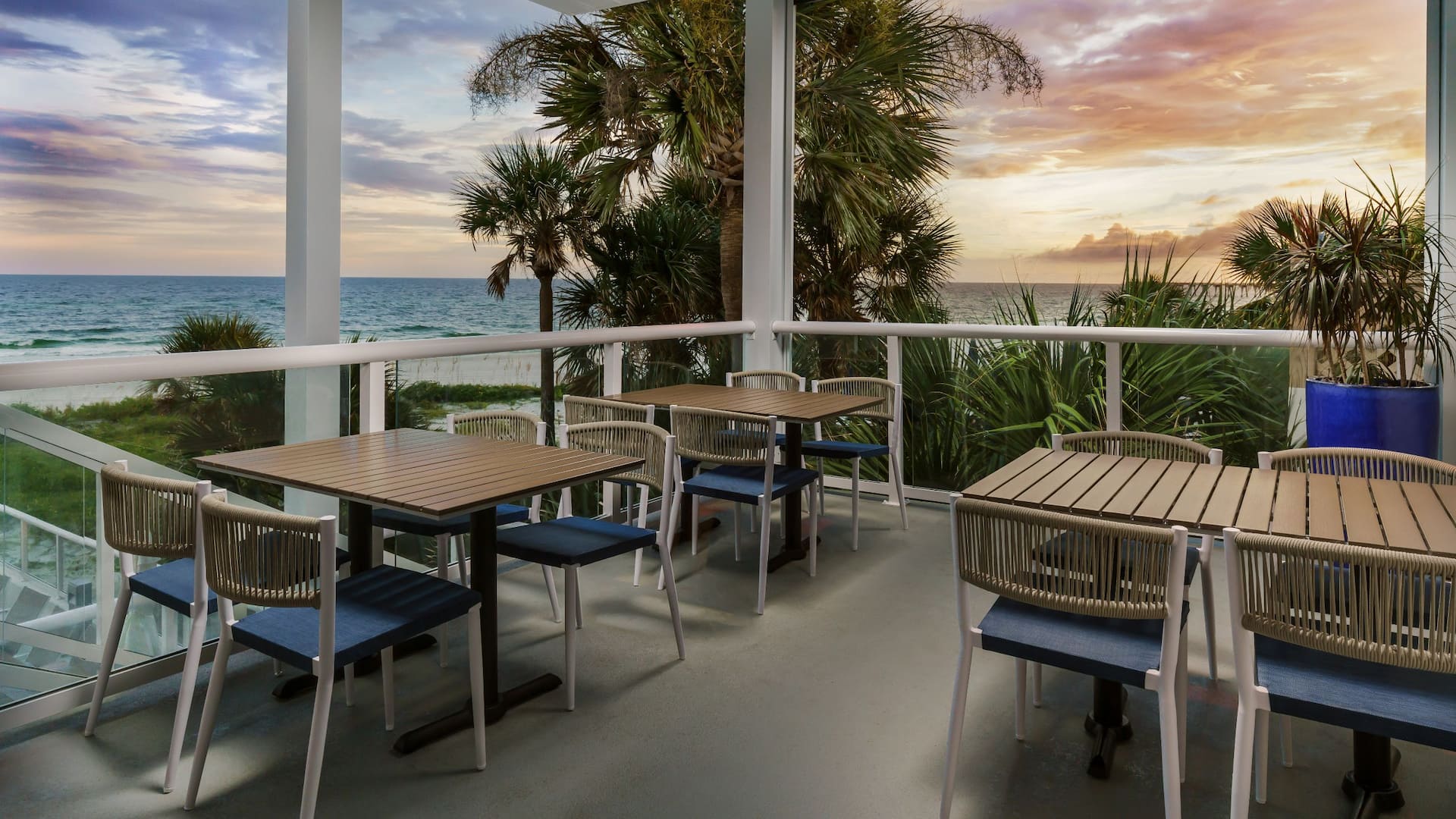 Coconut Charlies Dining Patio