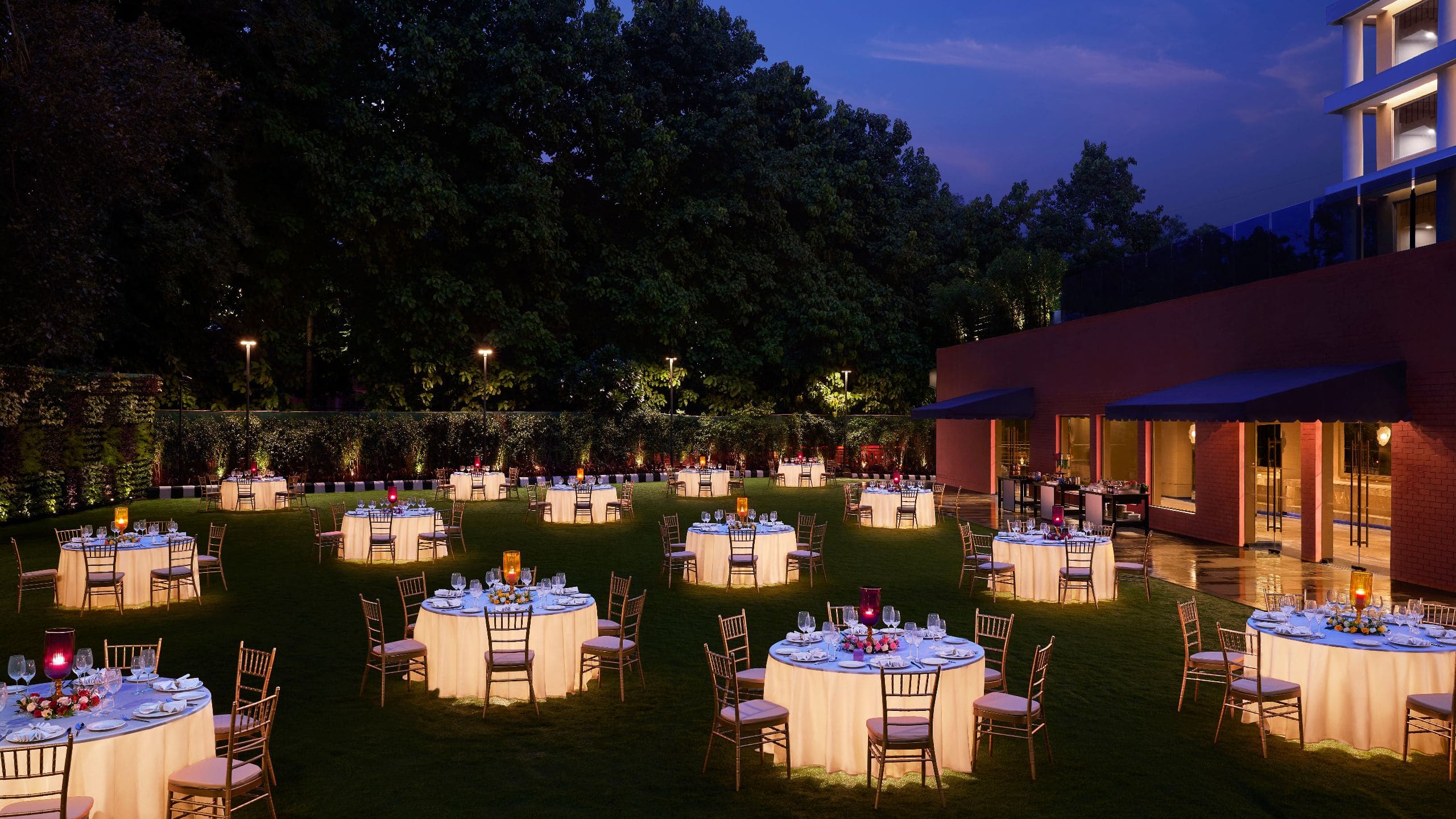 Hyatt Centric Sector 17 Chandigarh Lawns Social
