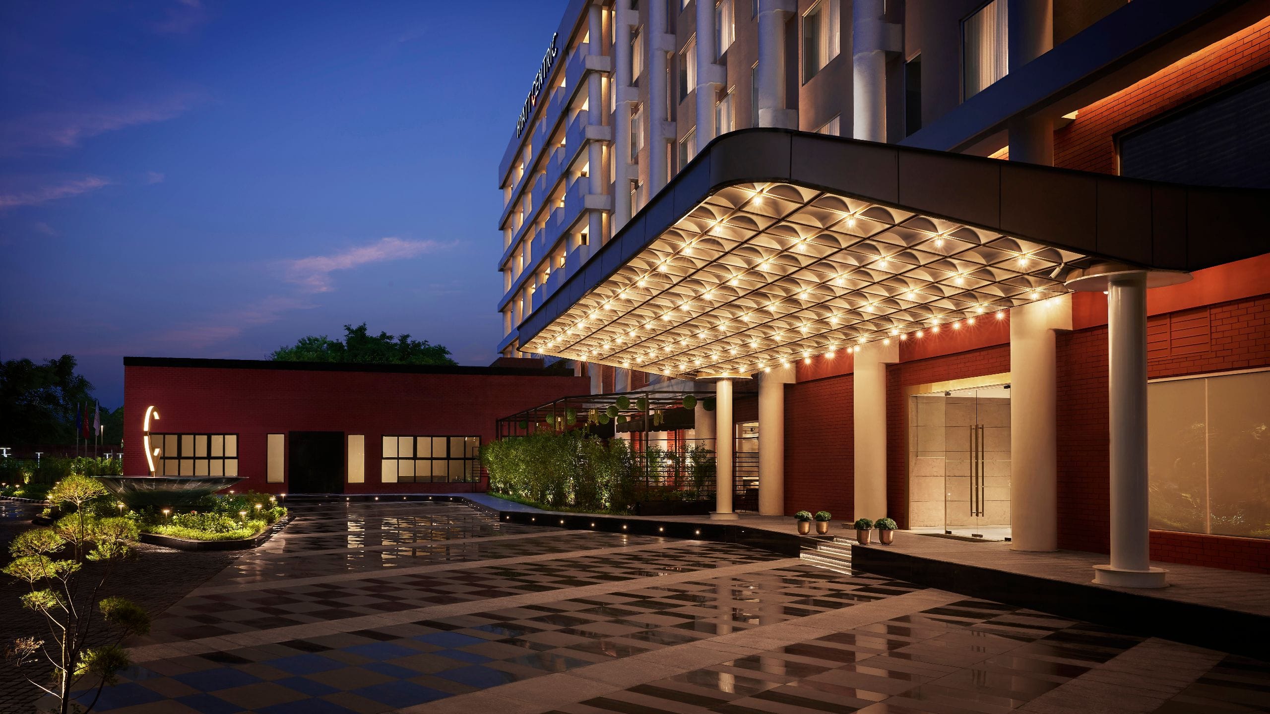Hyatt Centric Sector 17 Chandigarh Main Porch