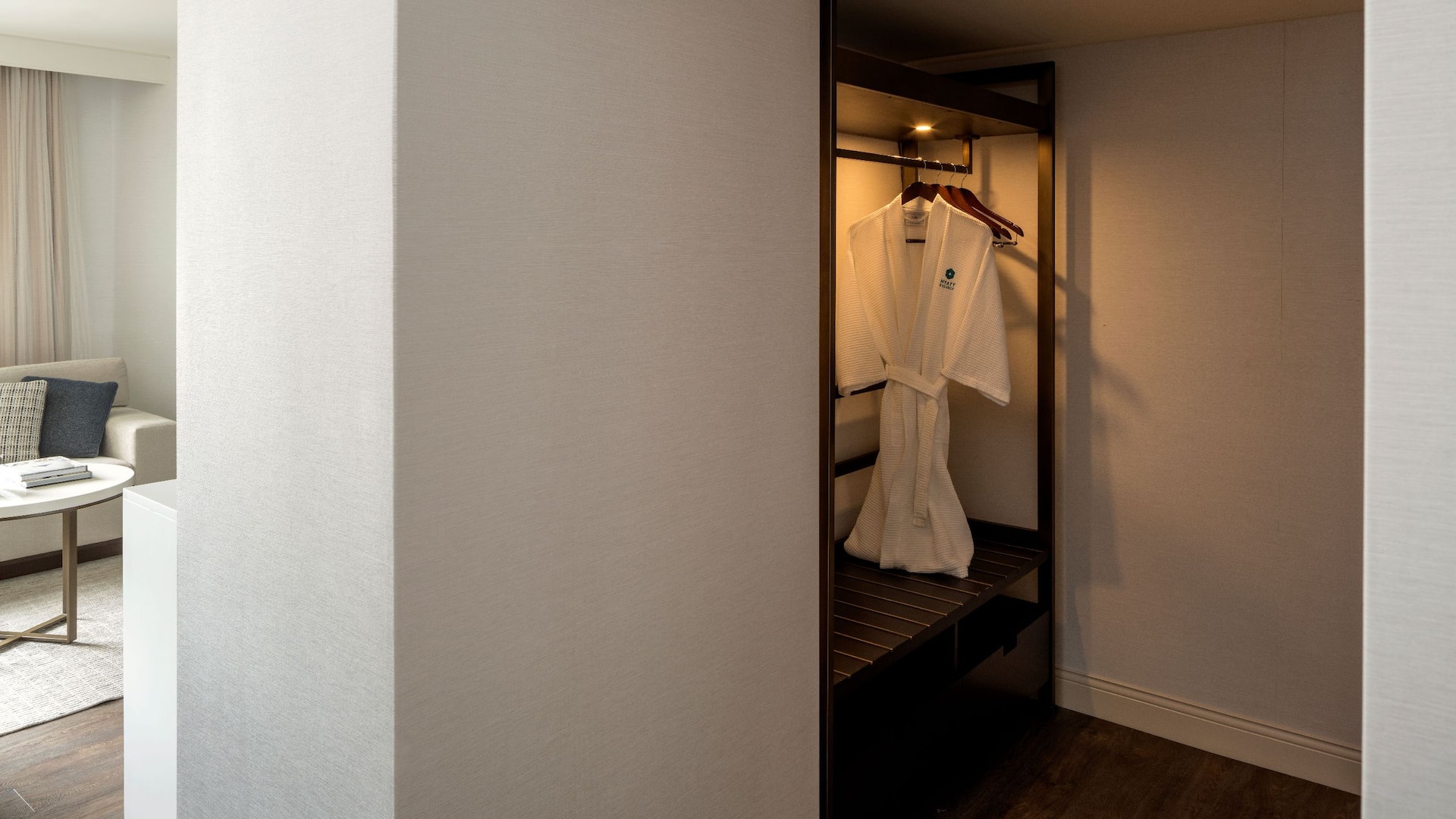 5 de 5 Hyatt Regency Chesapeake Bay Golf Resort, Spa and Marina Family Suite Closet
