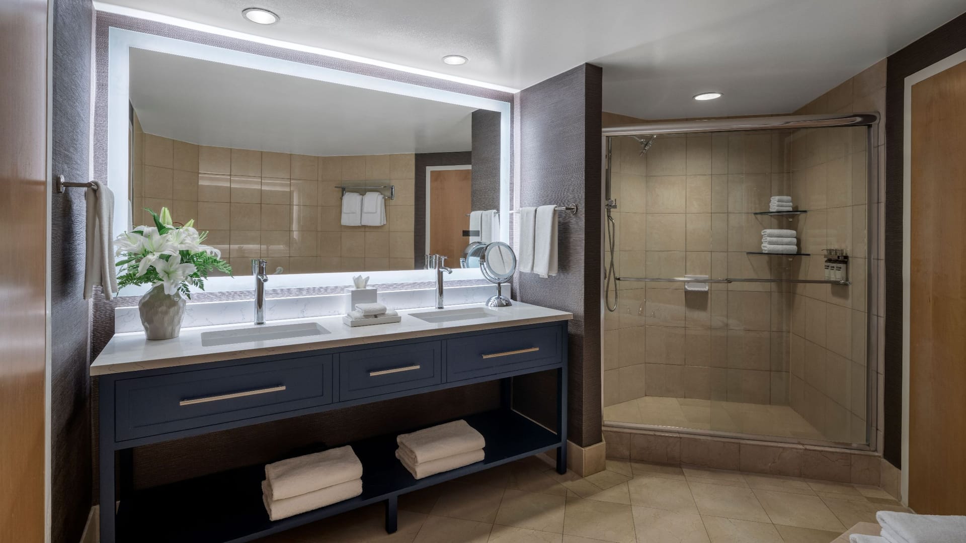 6 de 10 Hyatt Regency Chesapeake Bay Golf Resort, Spa and Marina VIP Suite Bathroom