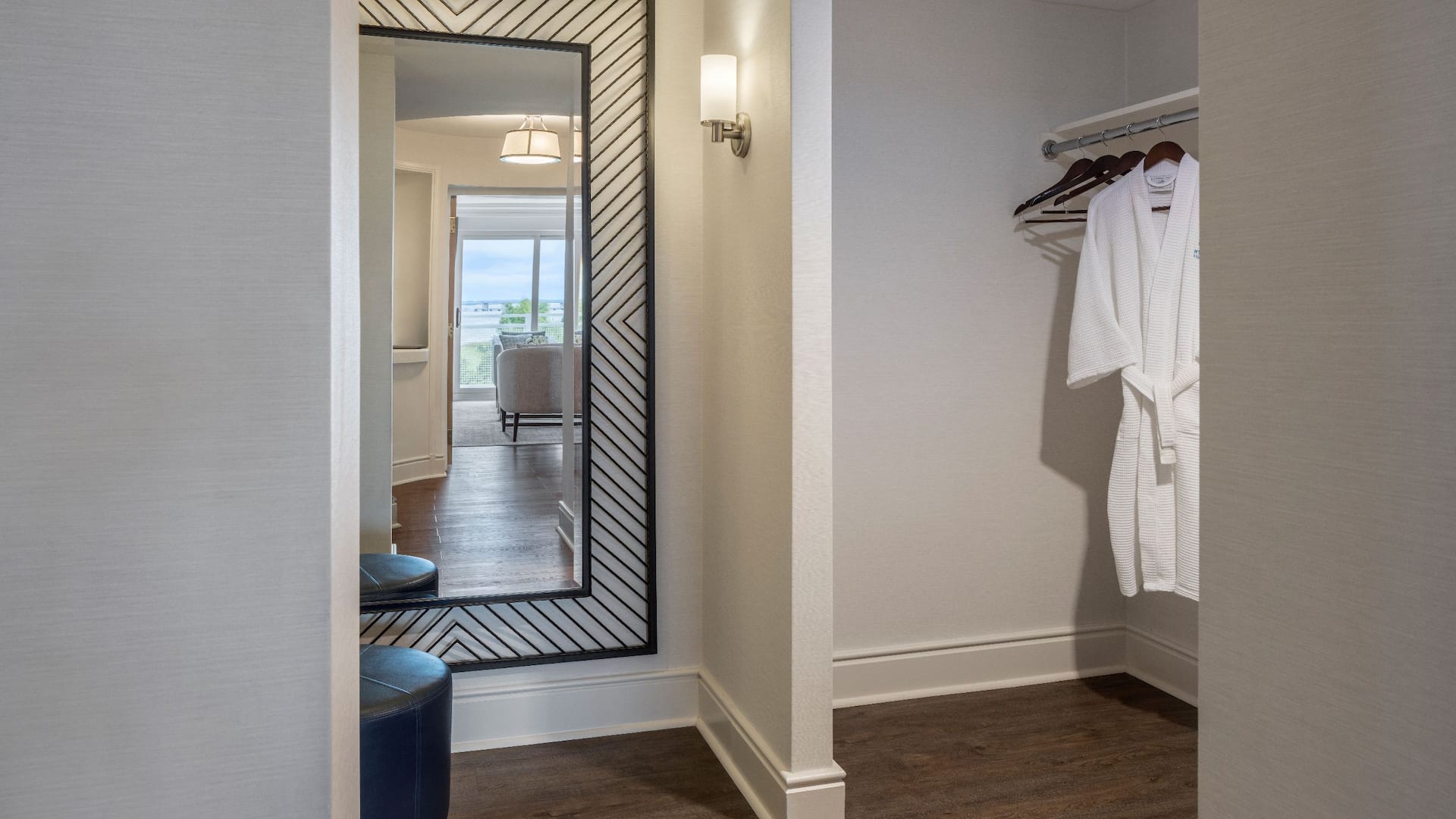 5 de 10 Hyatt Regency Chesapeake Bay Golf Resort, Spa and Marina VIP Suite Closet