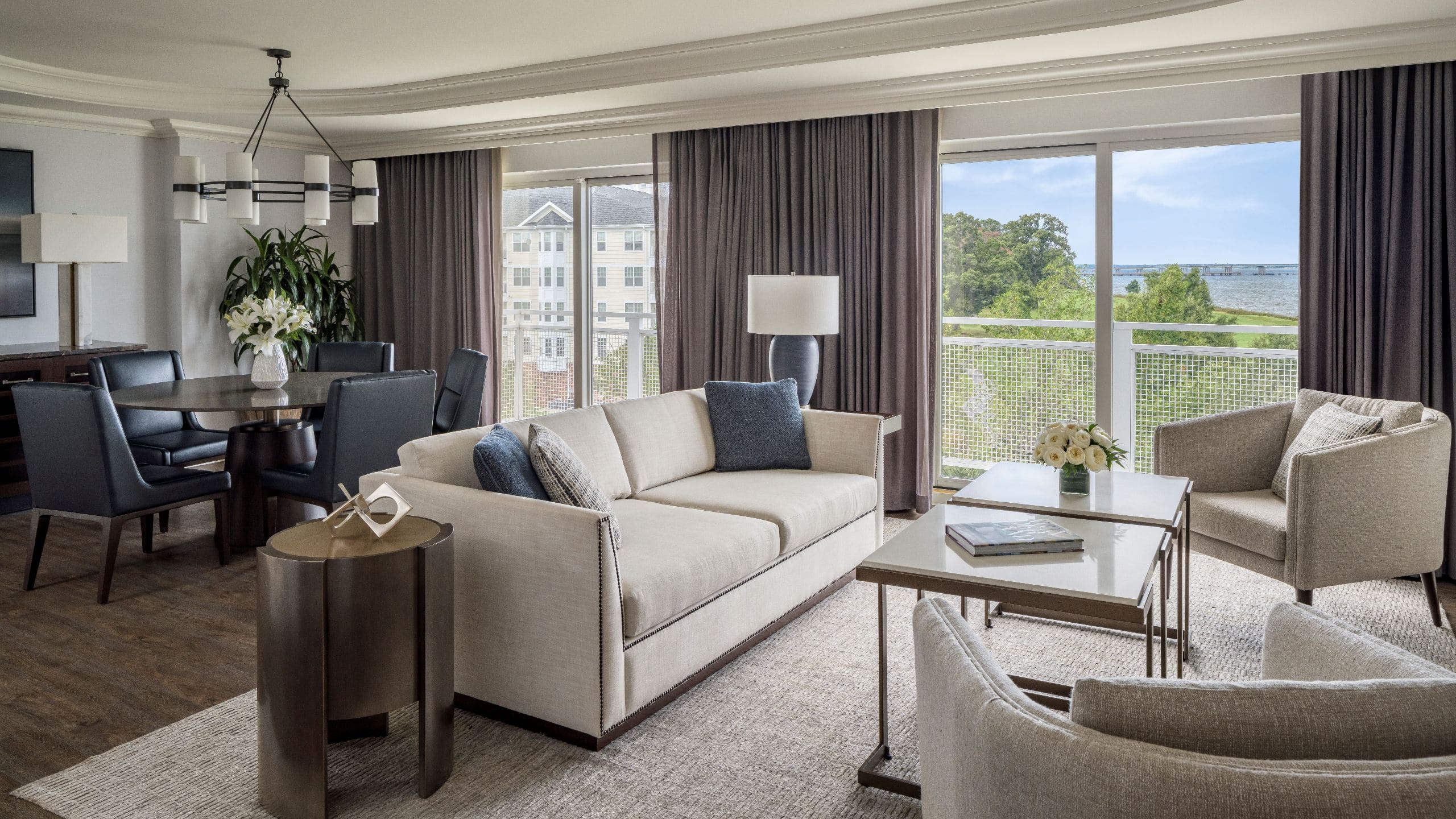 Hyatt Regency Chesapeake Bay Golf Resort, Spa and Marina VIP Suite Living Room