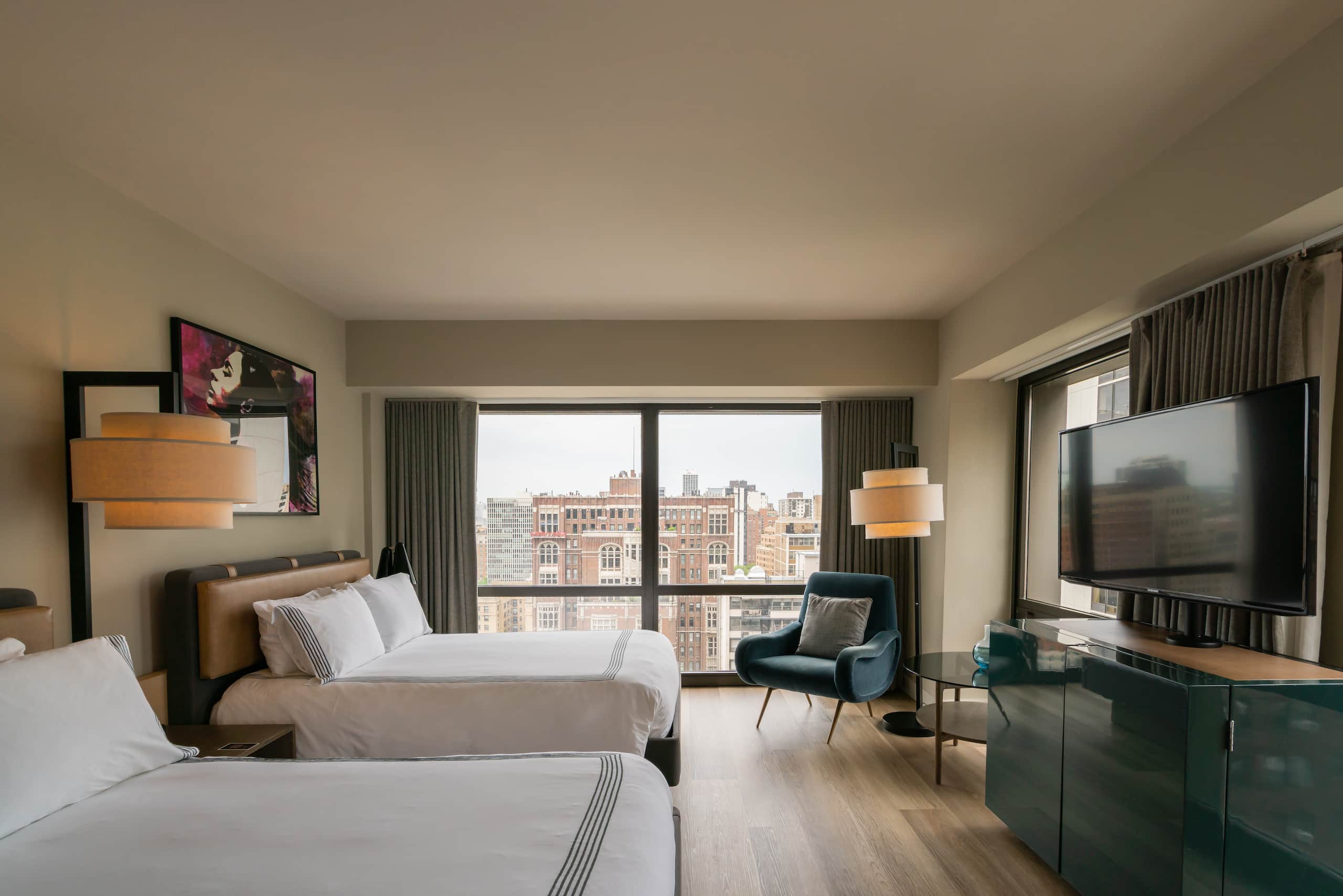 Thompson Chicago Double Lakeview Guestroom Shot