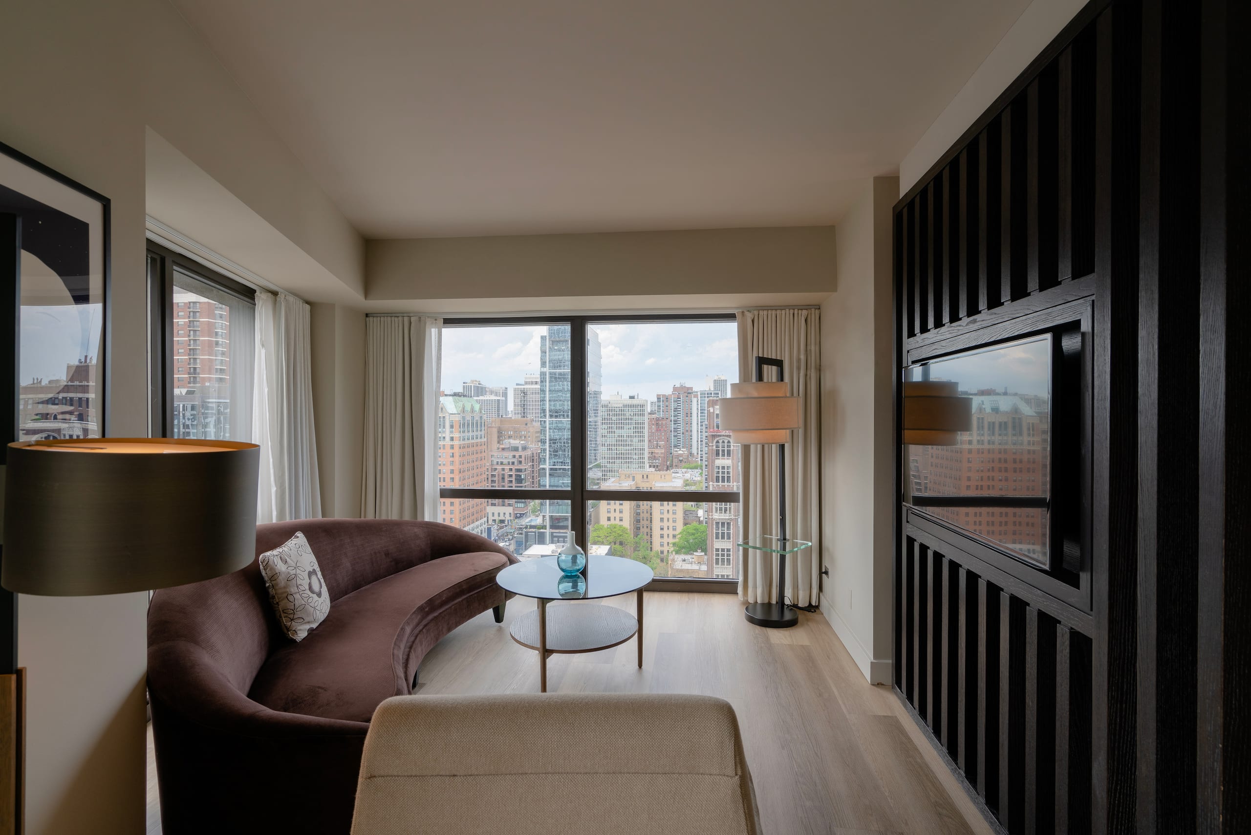 Luxury Hotel Rooms in Downtown Chicago | Thompson Chicago, part of Hyatt