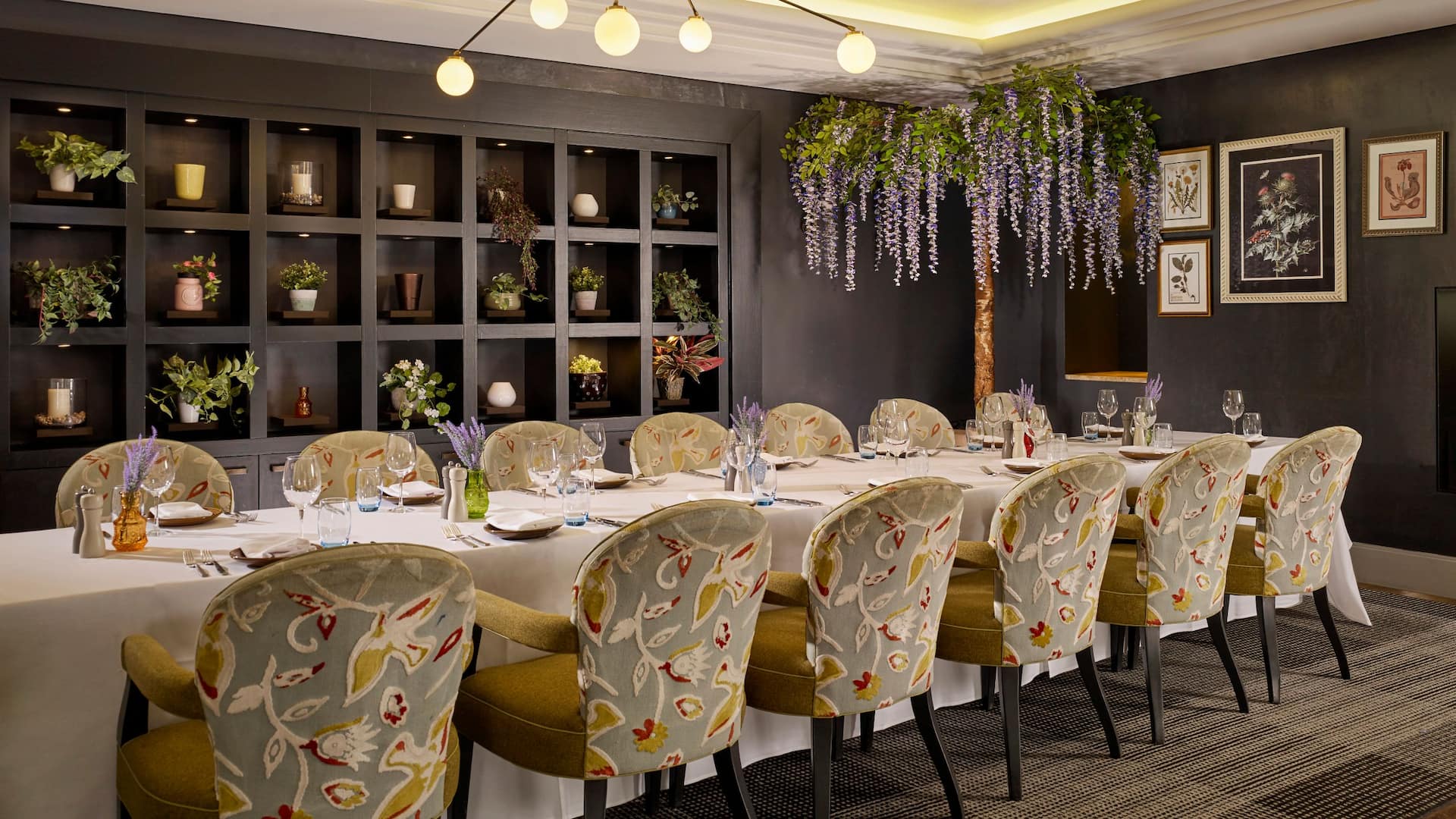 Hyatt Regency Birmingham Aria Restaurant Group Table