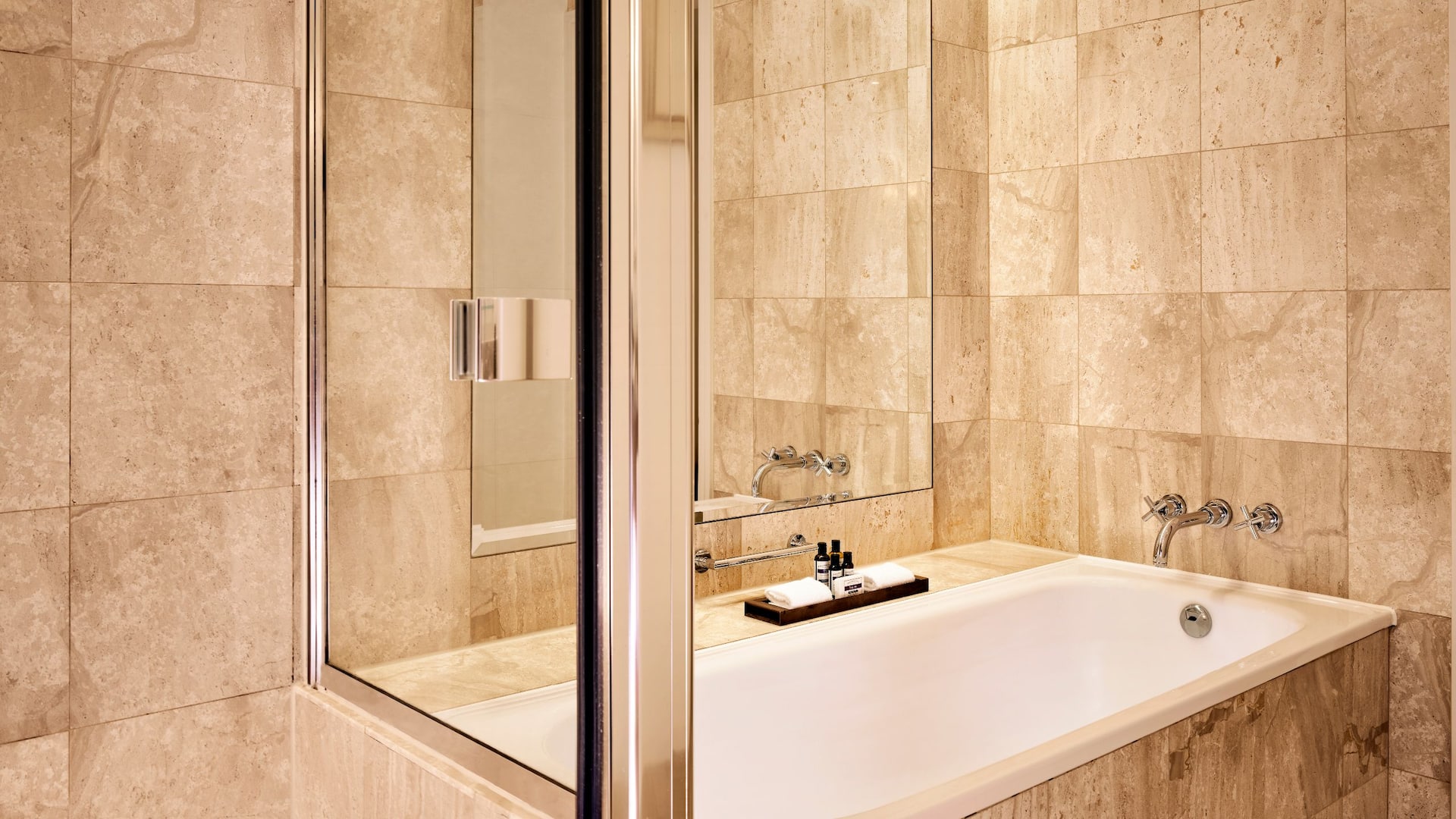 第 3，共 6 Hyatt Regency Birmingham King Bed Bath