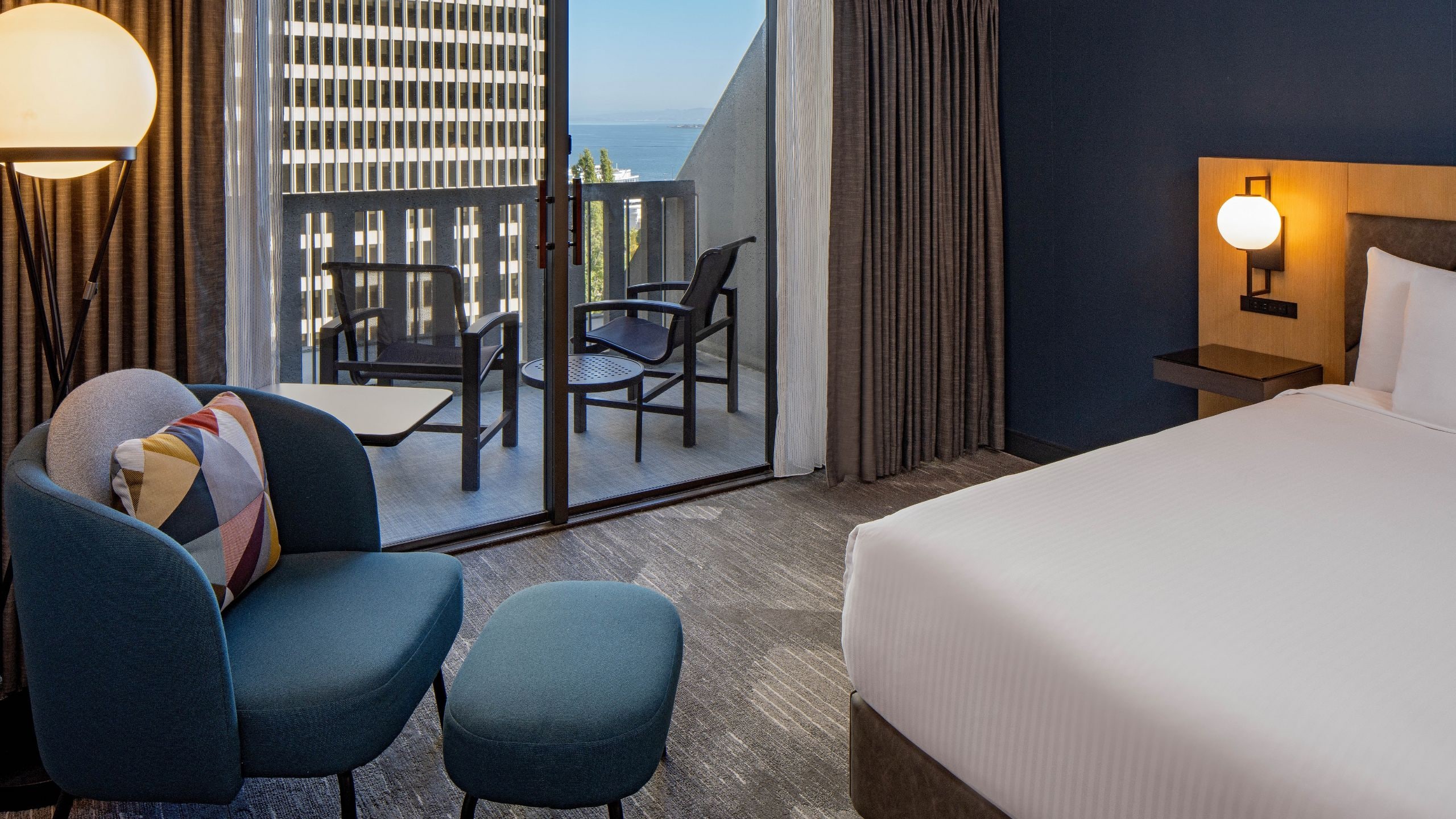 Hyatt Regency San Francisco Bayview Balcony Detail