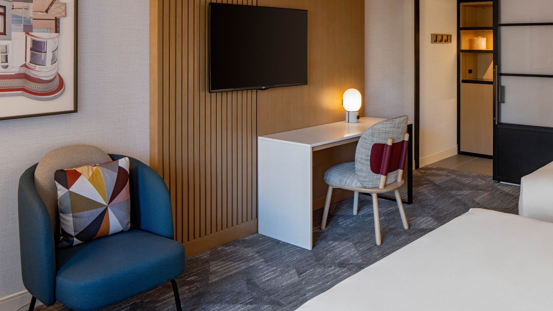 Hyatt Regency San Francisco Double Desk Detail