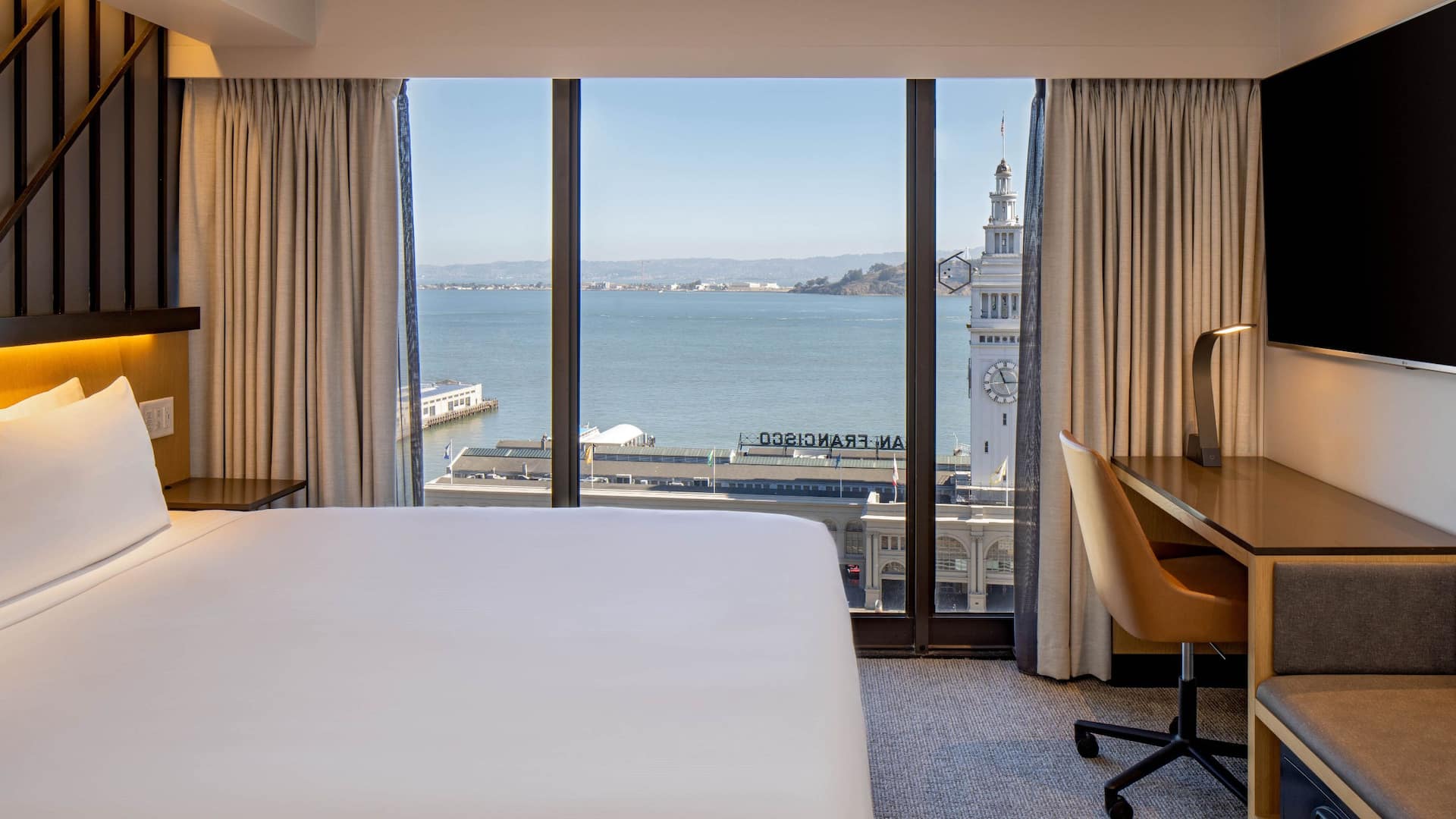 1 de 6 Hyatt Regency San Francisco King Waterview Room Day
