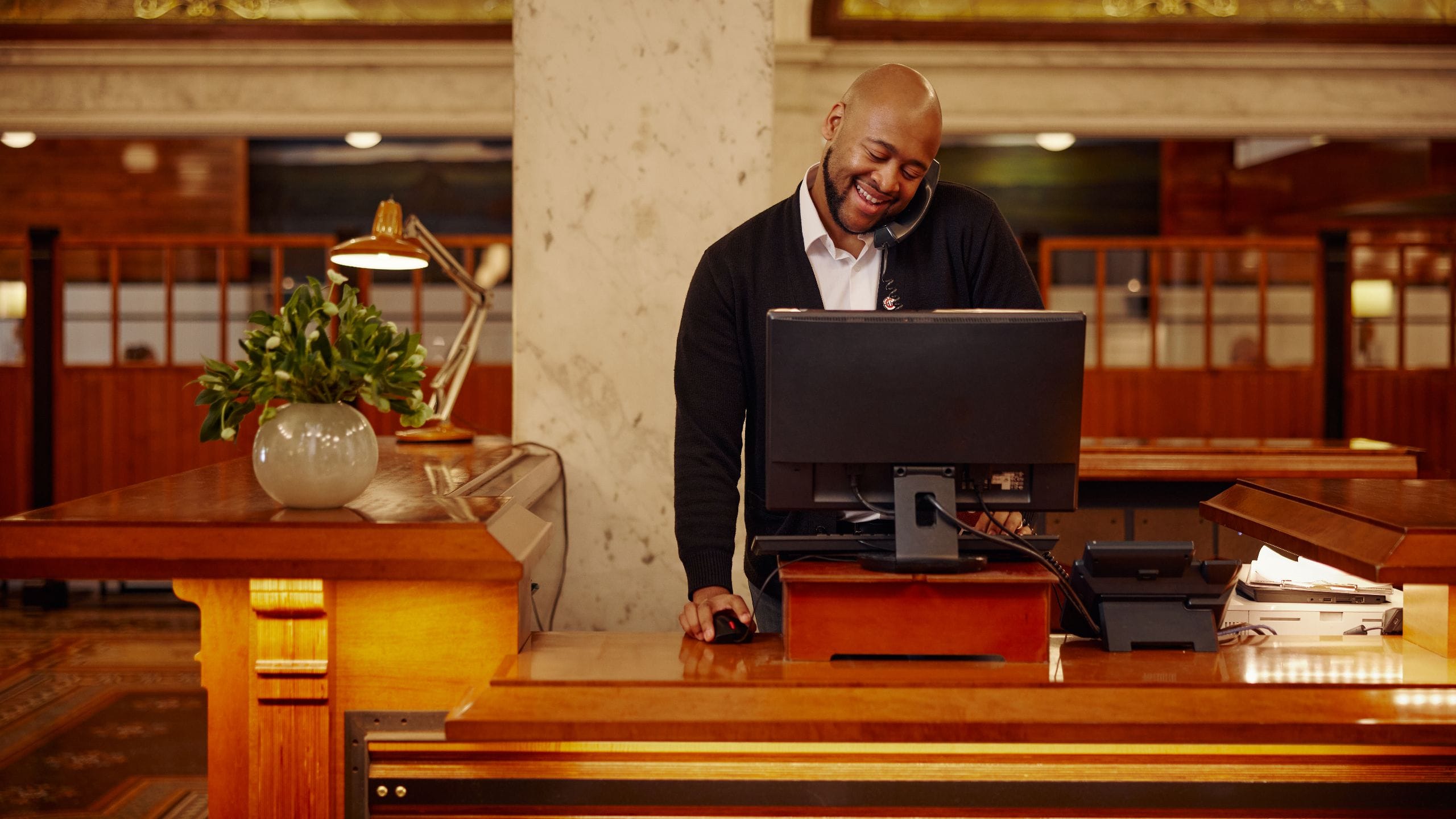 Chicago Athletic Association Concierge Desk