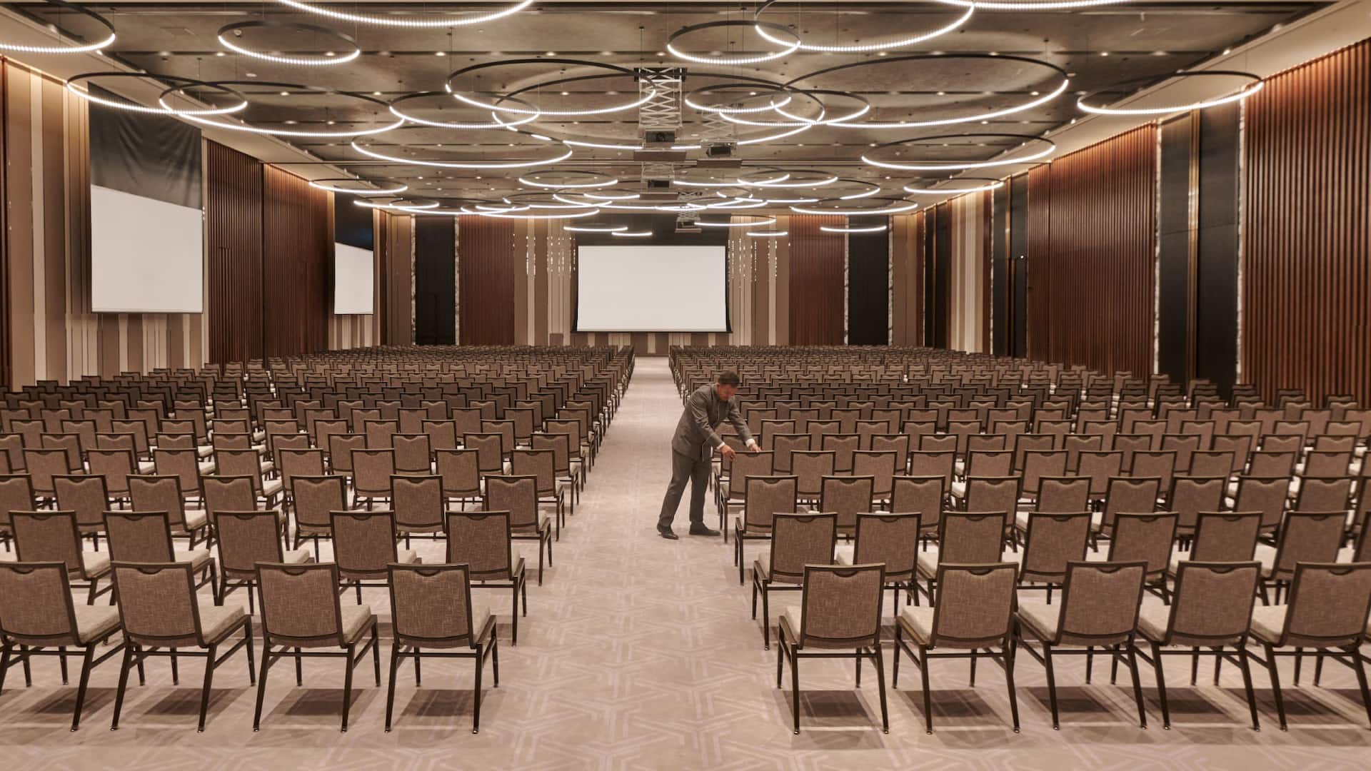 3 من 3 Grand Hyatt Kuwait Grand Ballroom Meeting