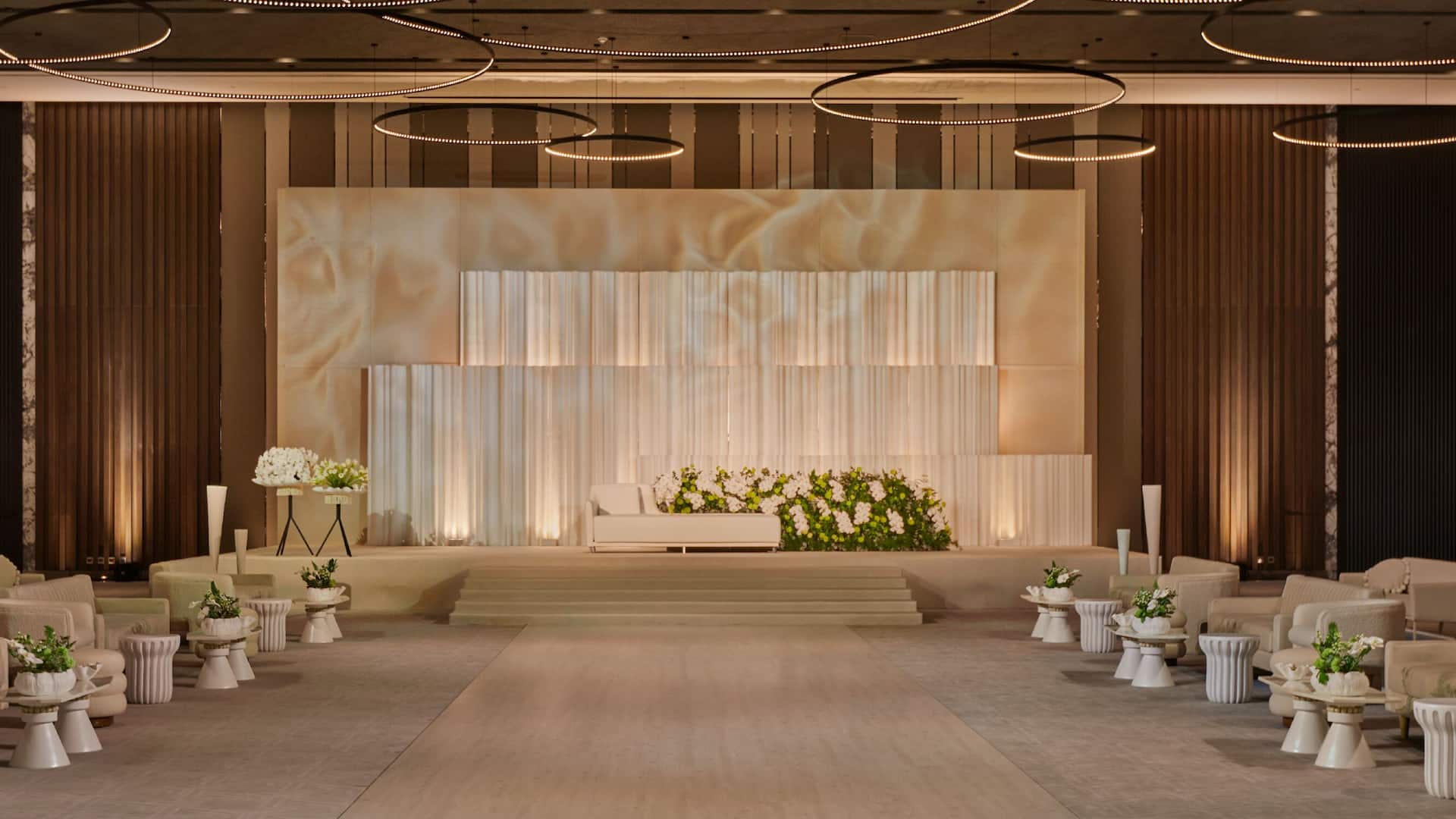 1 من 3 Grand Hyatt Kuwait Grand Ballroom Wedding Setup