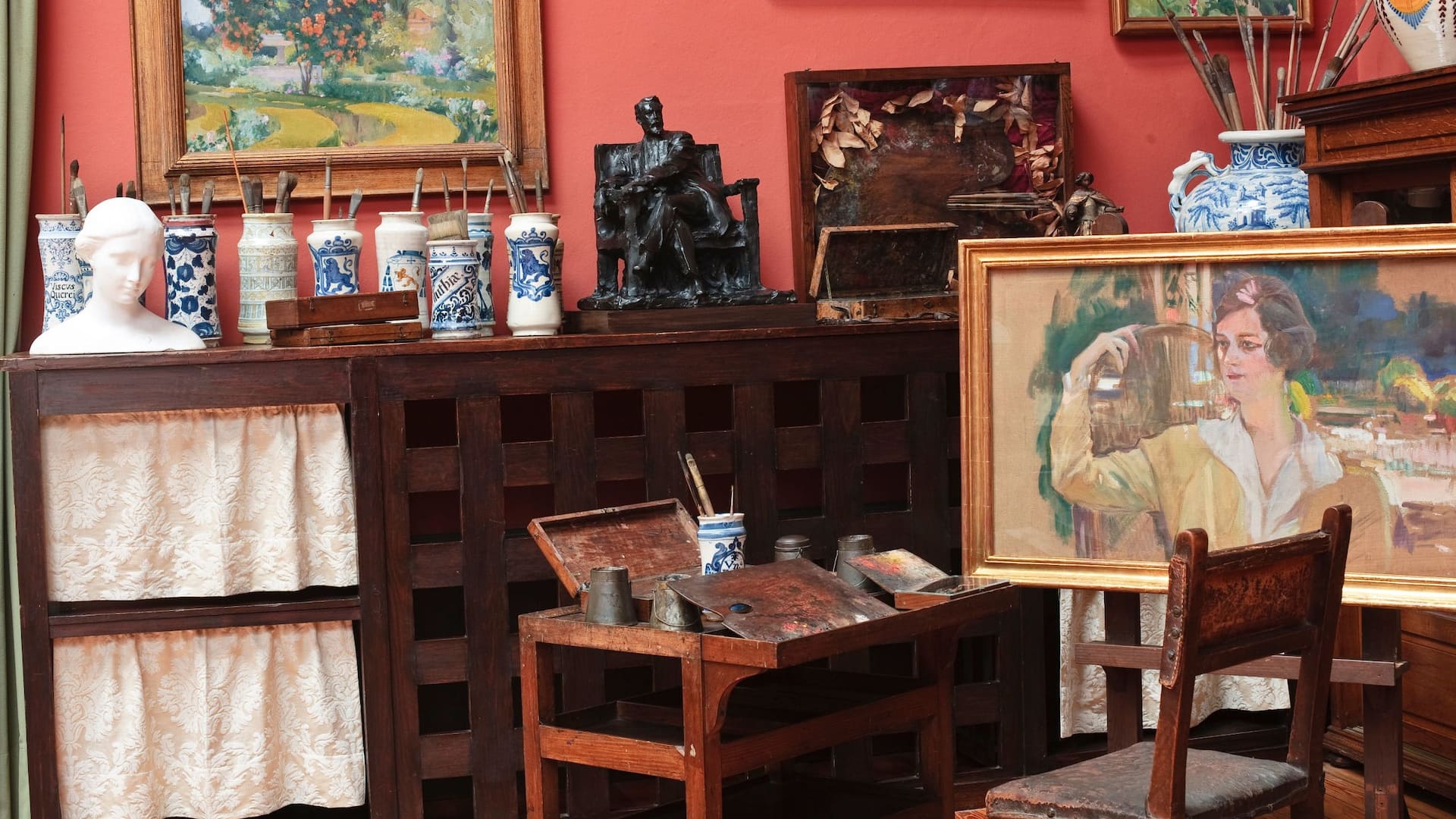 Hyatt Regency Hesperia Madrid Museo Sorolla Artwork Close-up