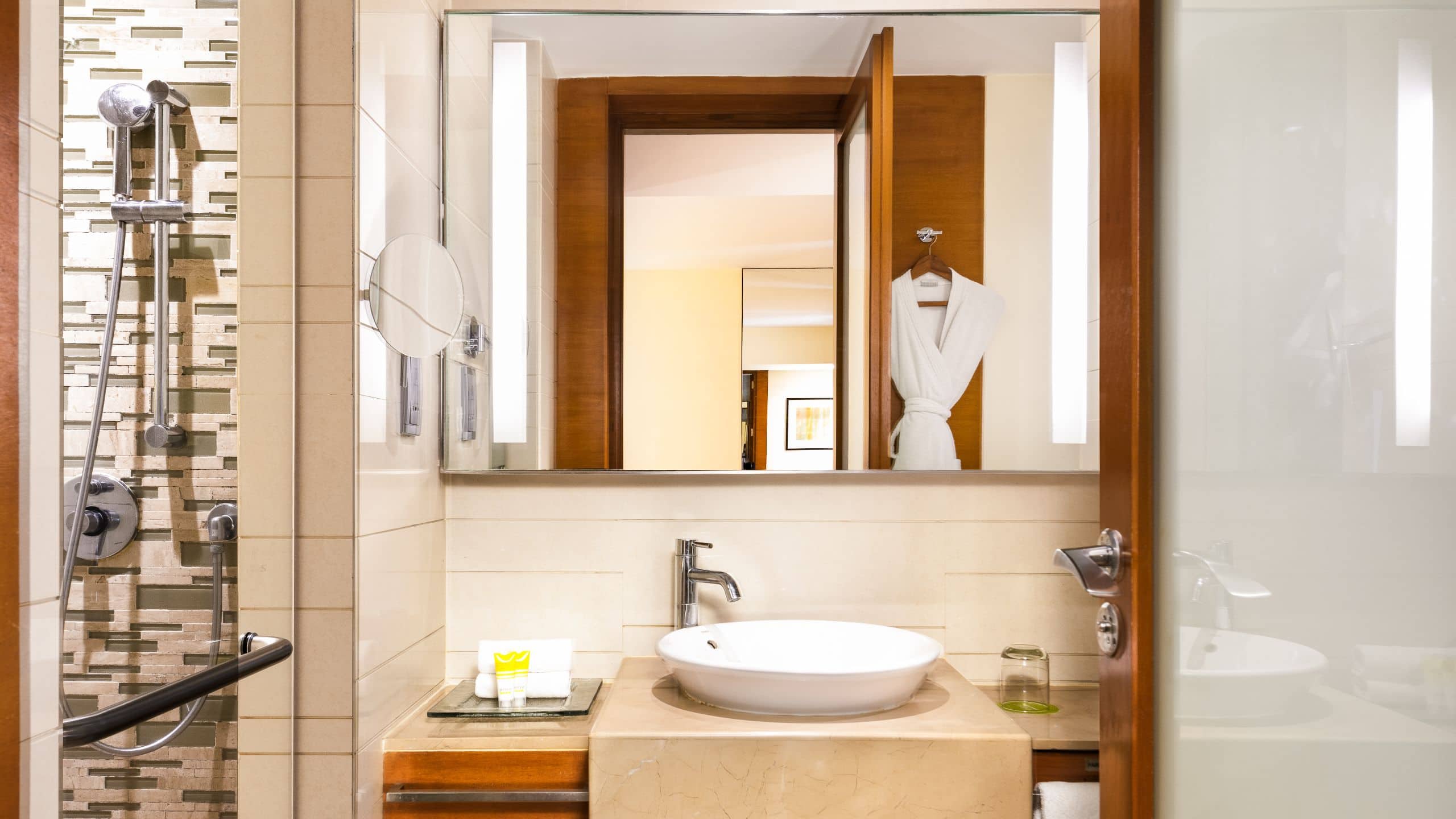 第 4，共 5 Hyatt Pune Bathroom
