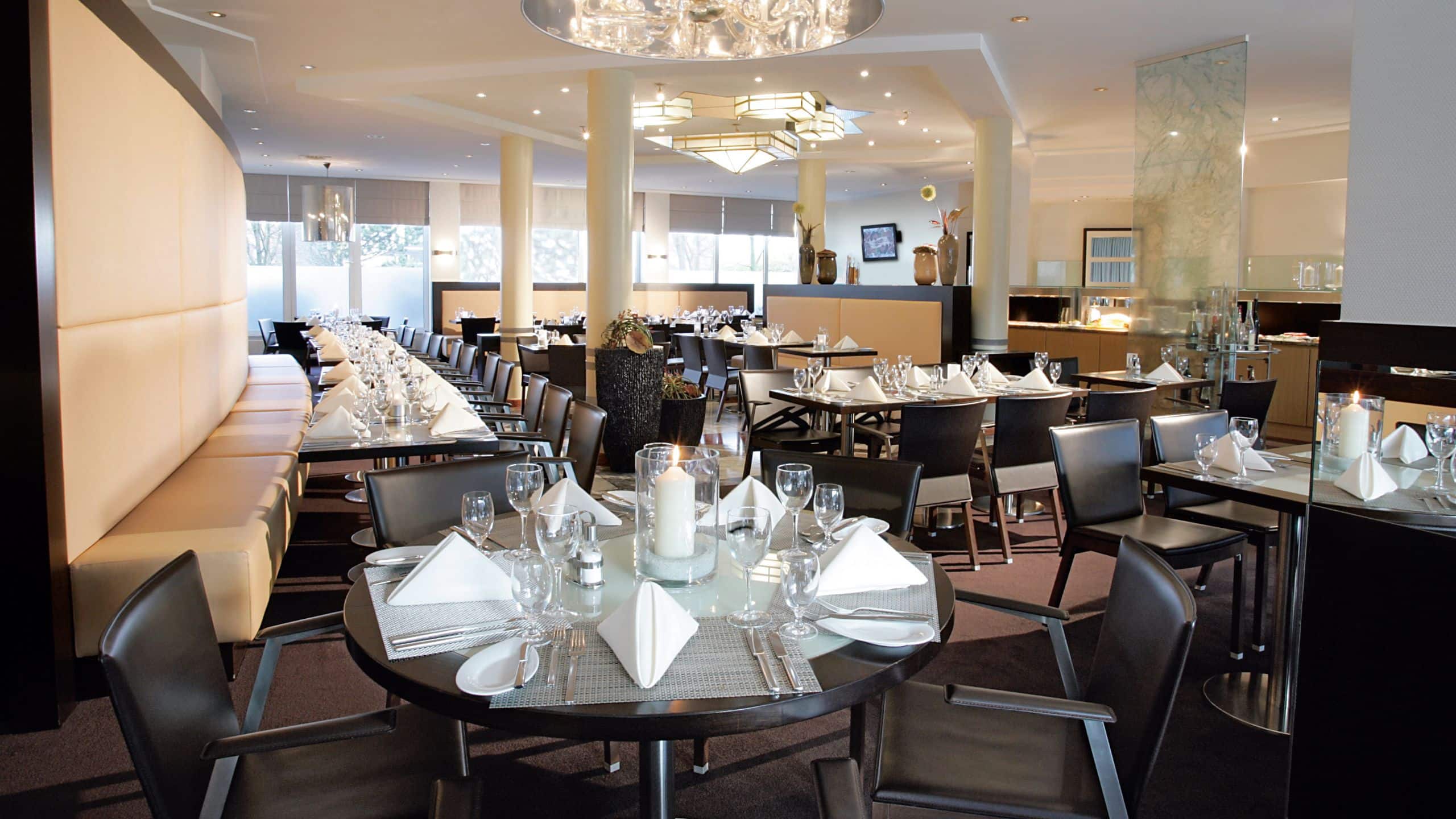 Lindner Hotel Airport Restaurant Seating