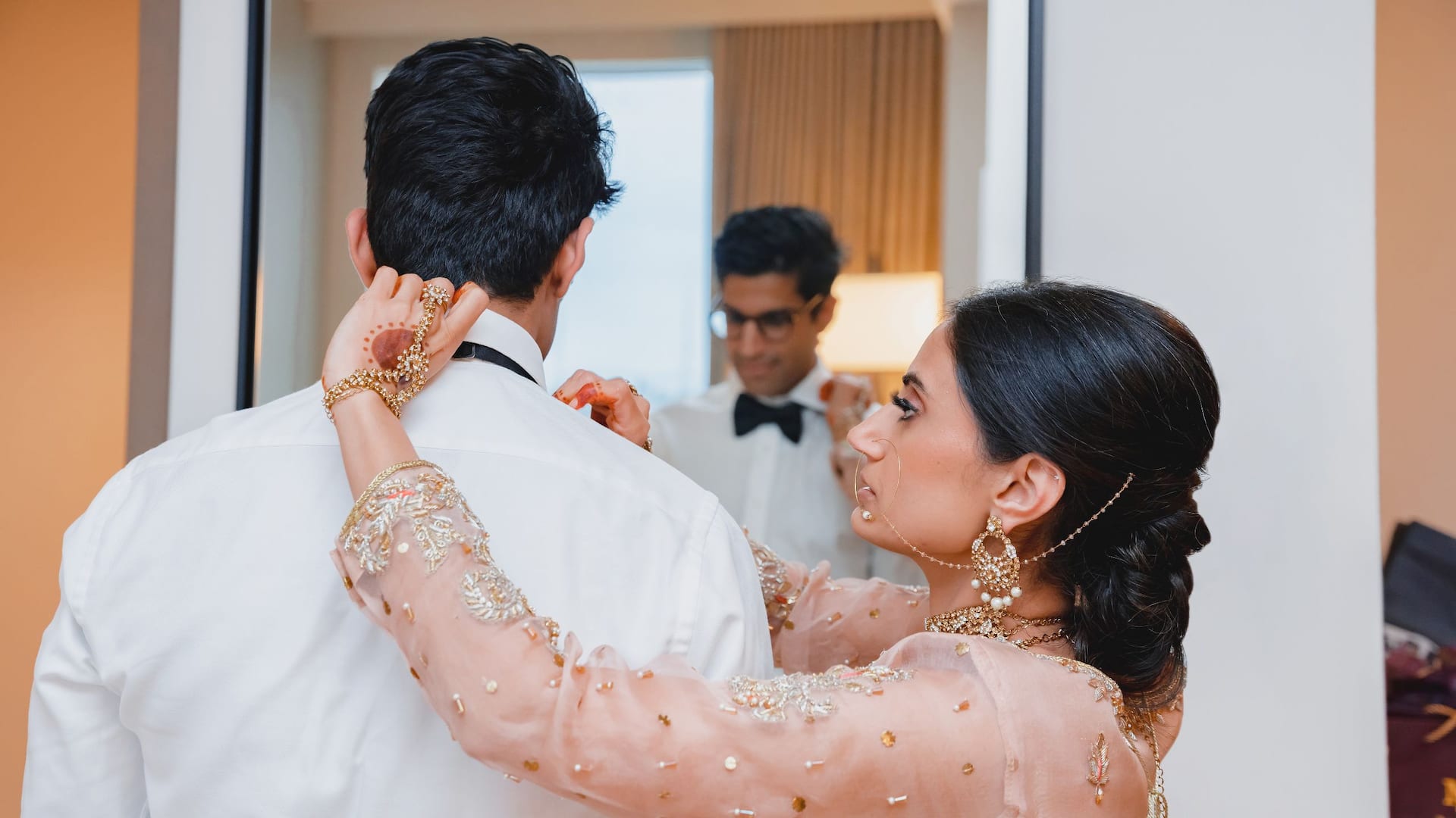 Hyatt Regency Seattle Wedding Couple Prep