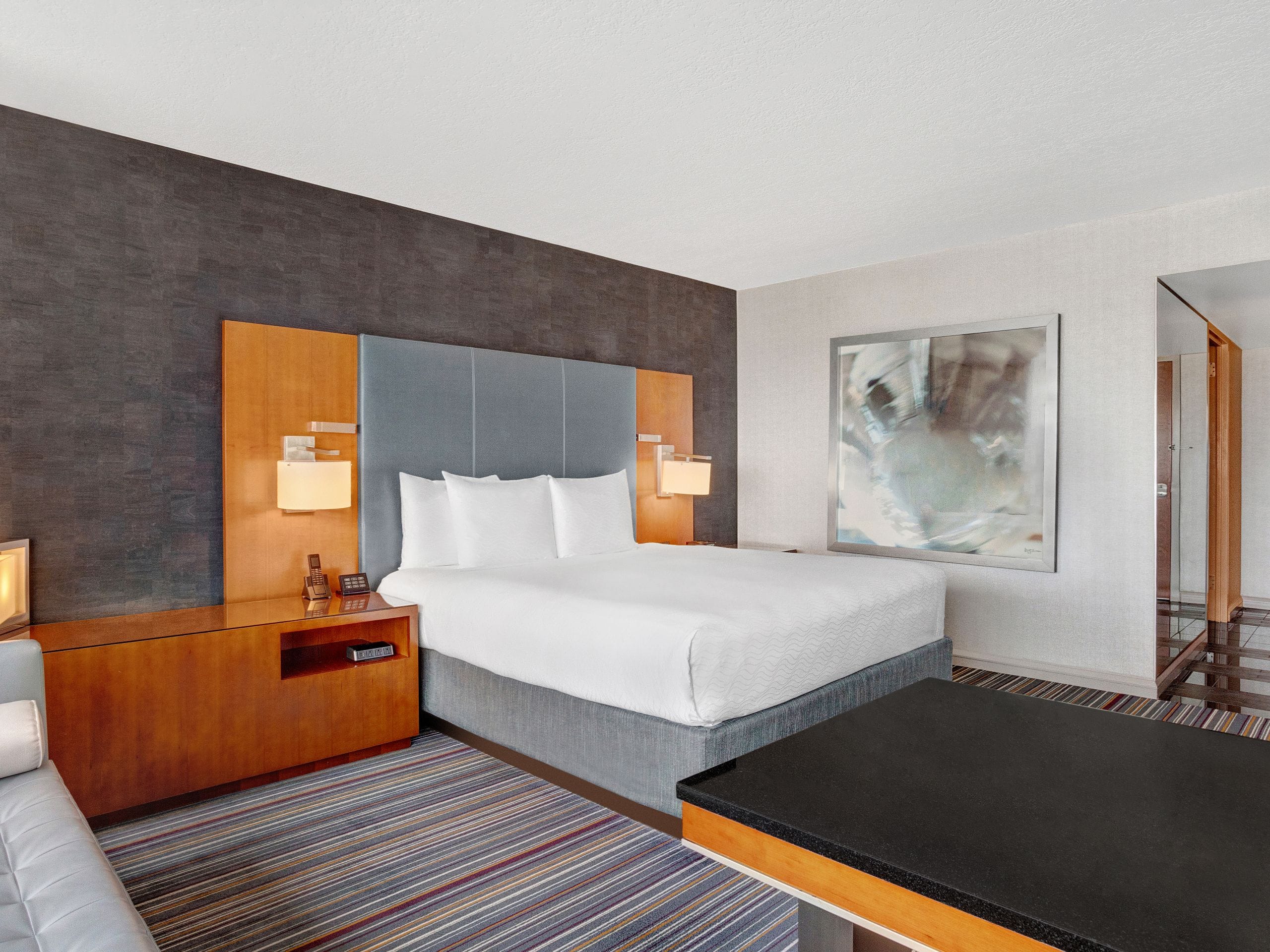 DFW Airport Hotel Suites With Runway Views | Grand Hyatt DFW