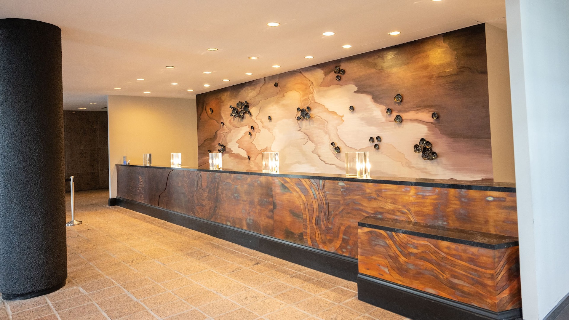 Hyatt Regency Houston West Front Desk Side View