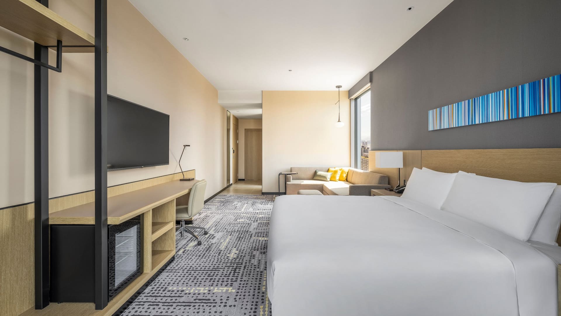 2/4 Hyatt Place New Taipei City Xinzhuang Deluxe Guestroom King Bed
