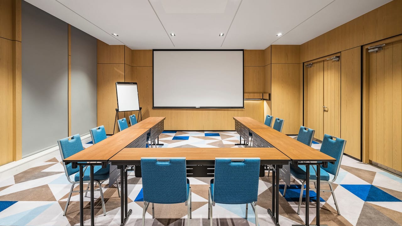 Meeting Room U Shape Table Setup