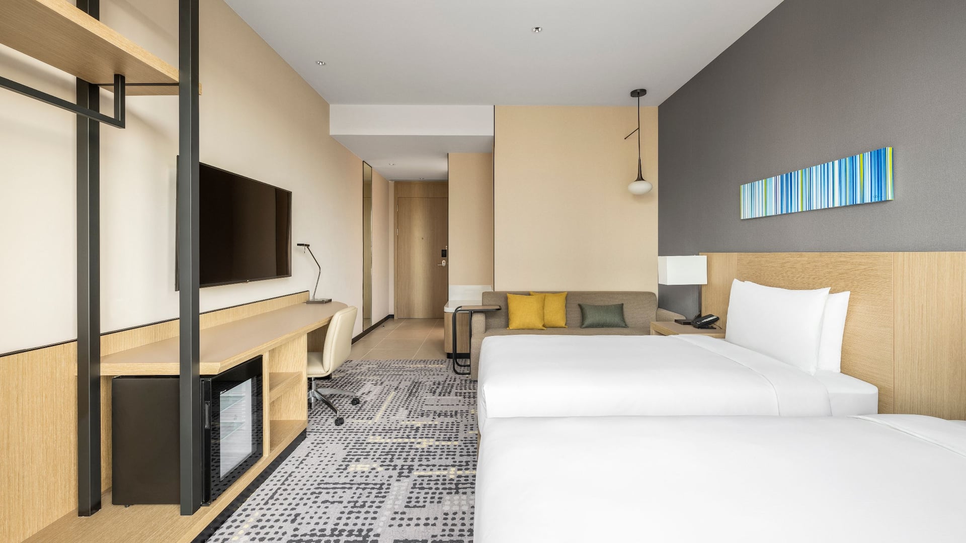 2/4 Hyatt Place New Taipei City Xinzhuang Standard Guestroom Two Twin Beds