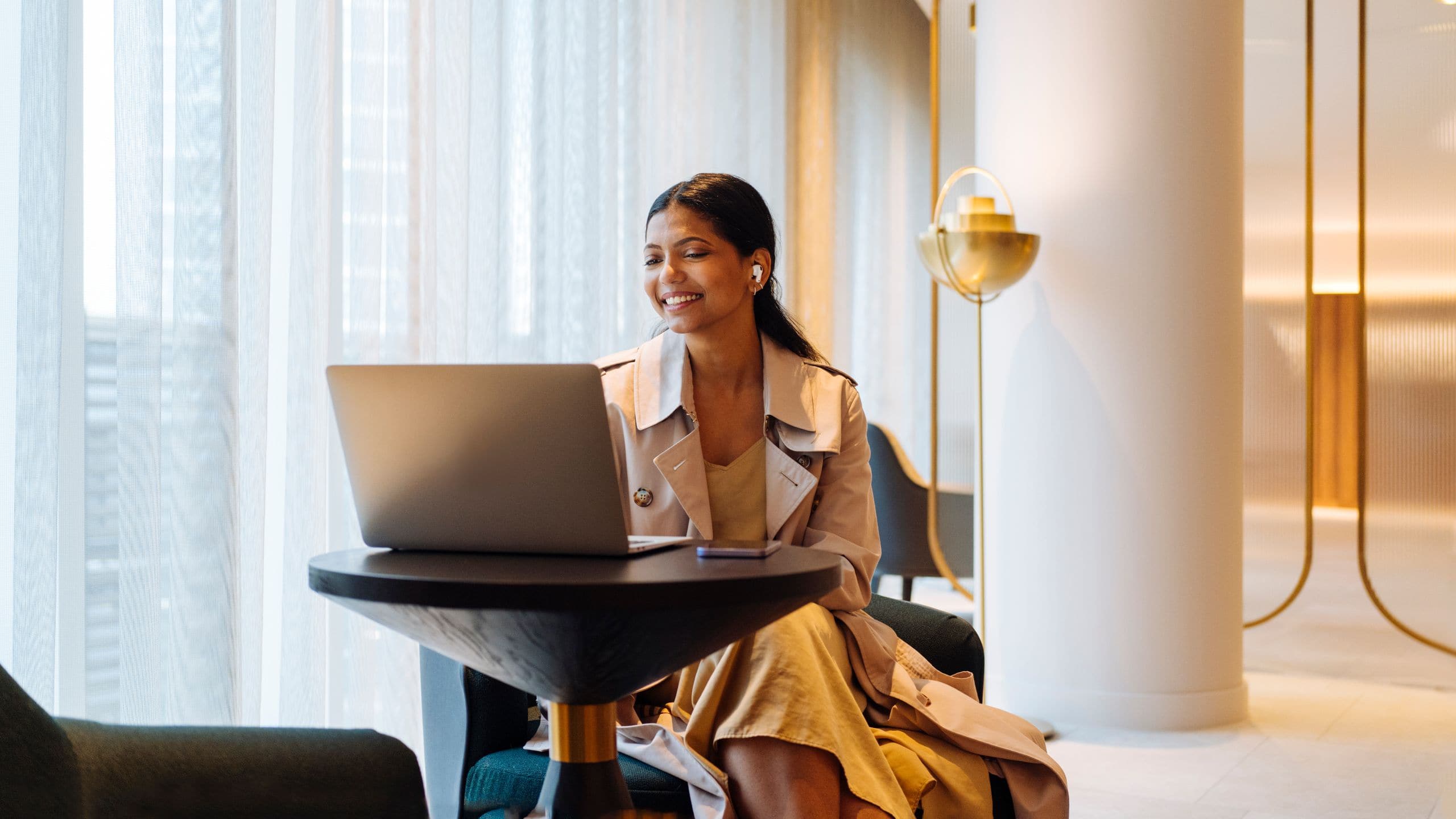 Hyatt Regency London Stratford Lifestyle Lobby Working Smile